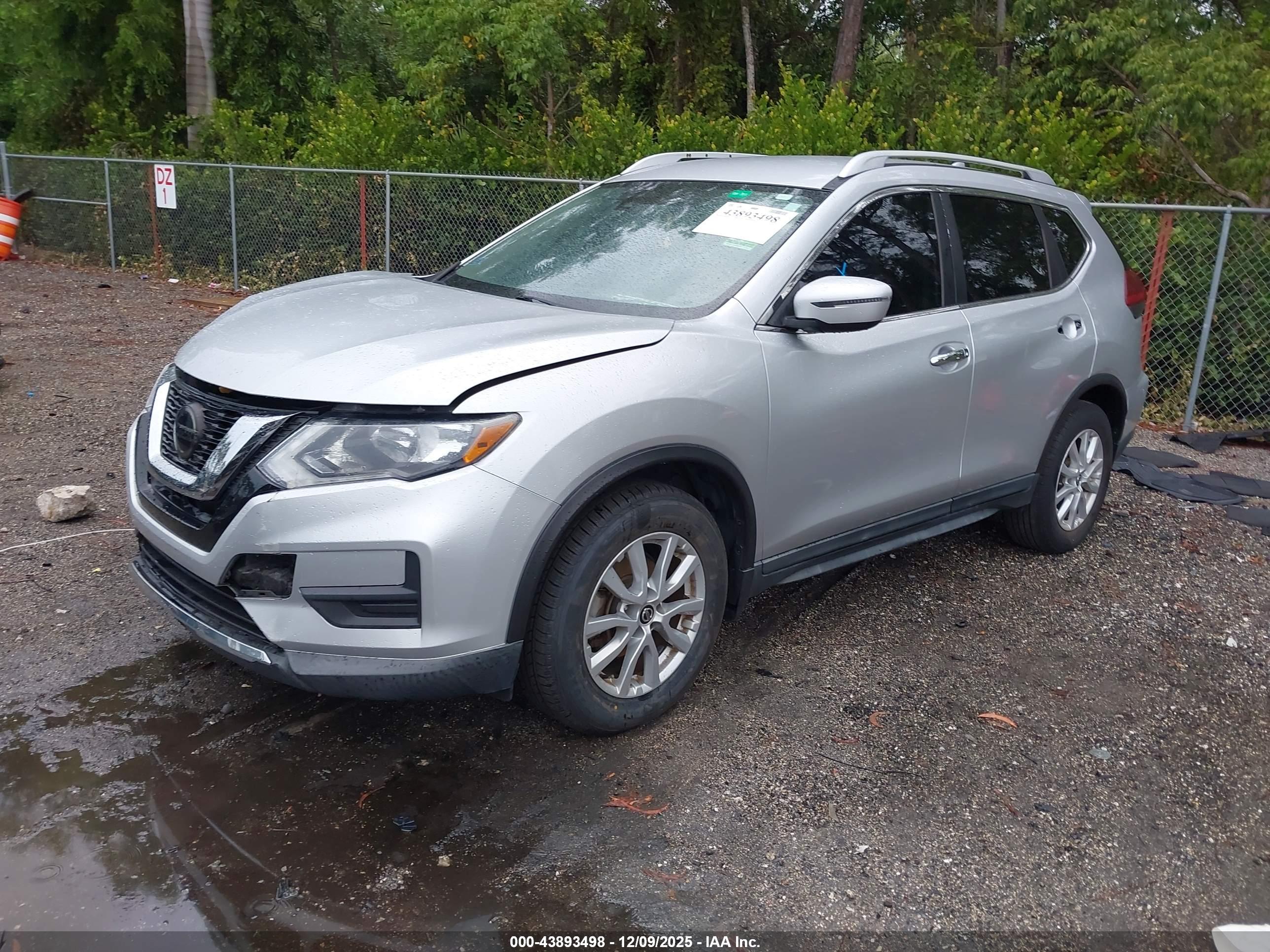 NISSAN ROGUE image 2