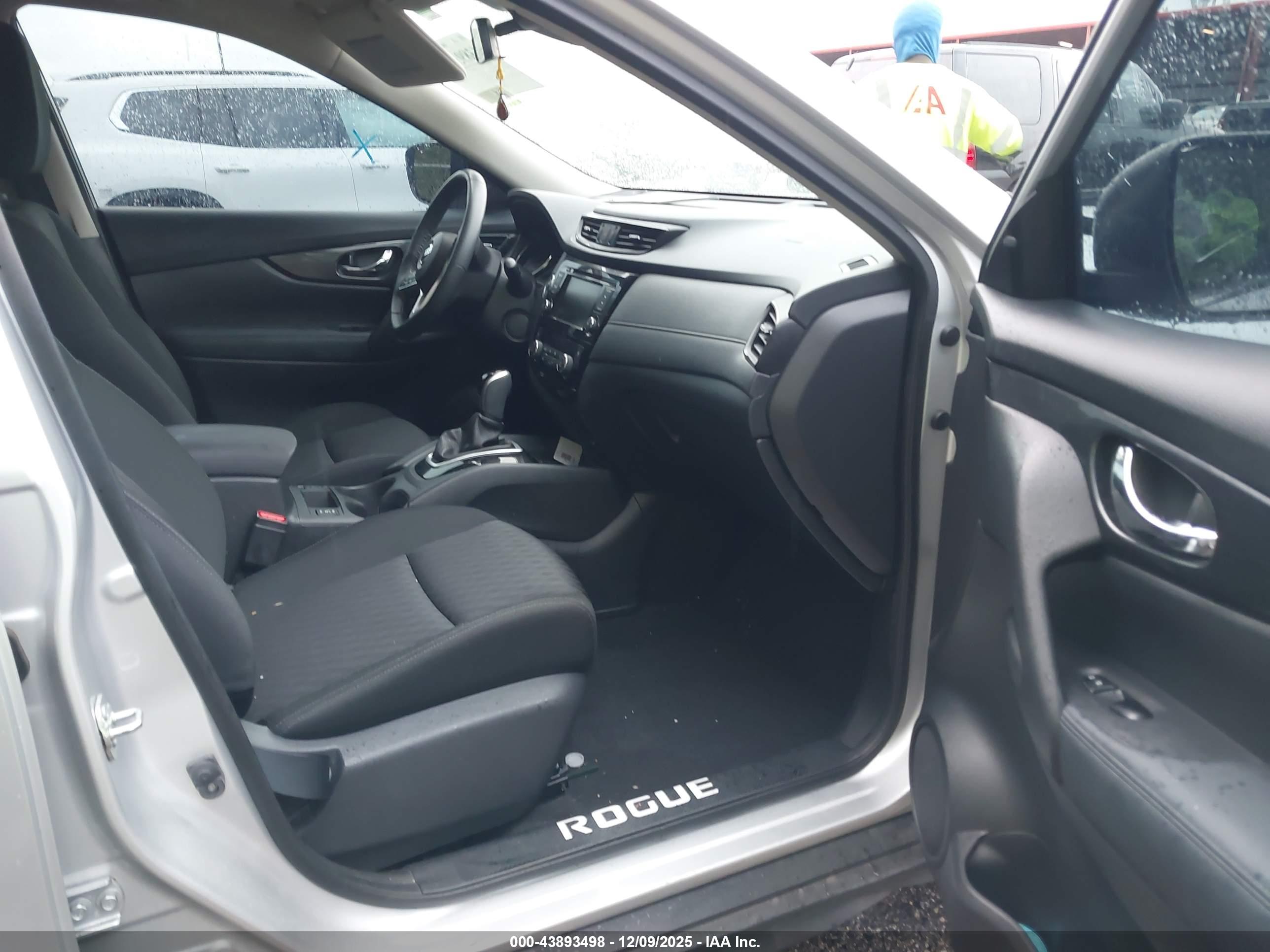 NISSAN ROGUE image 5