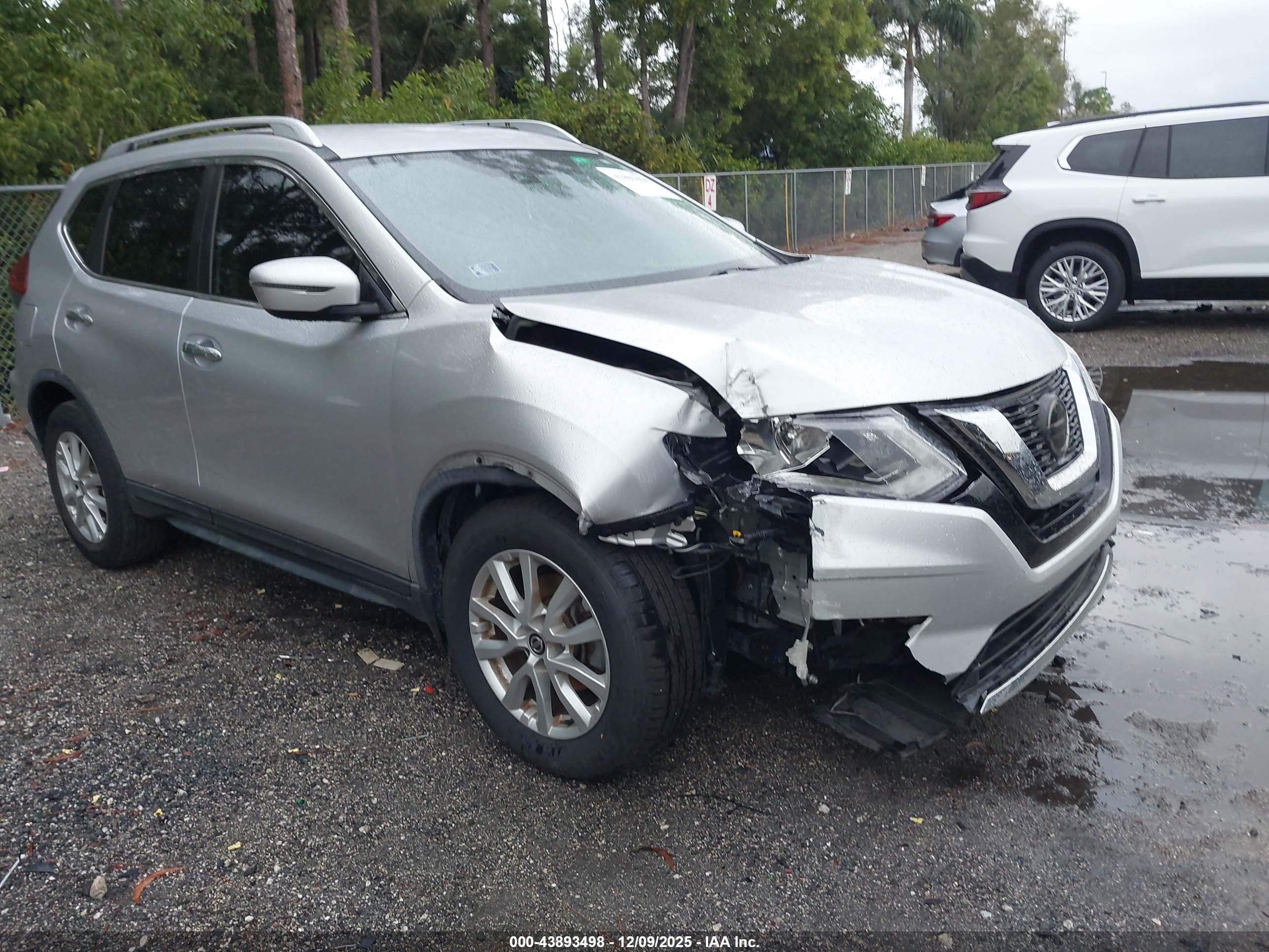 NISSAN ROGUE image 6
