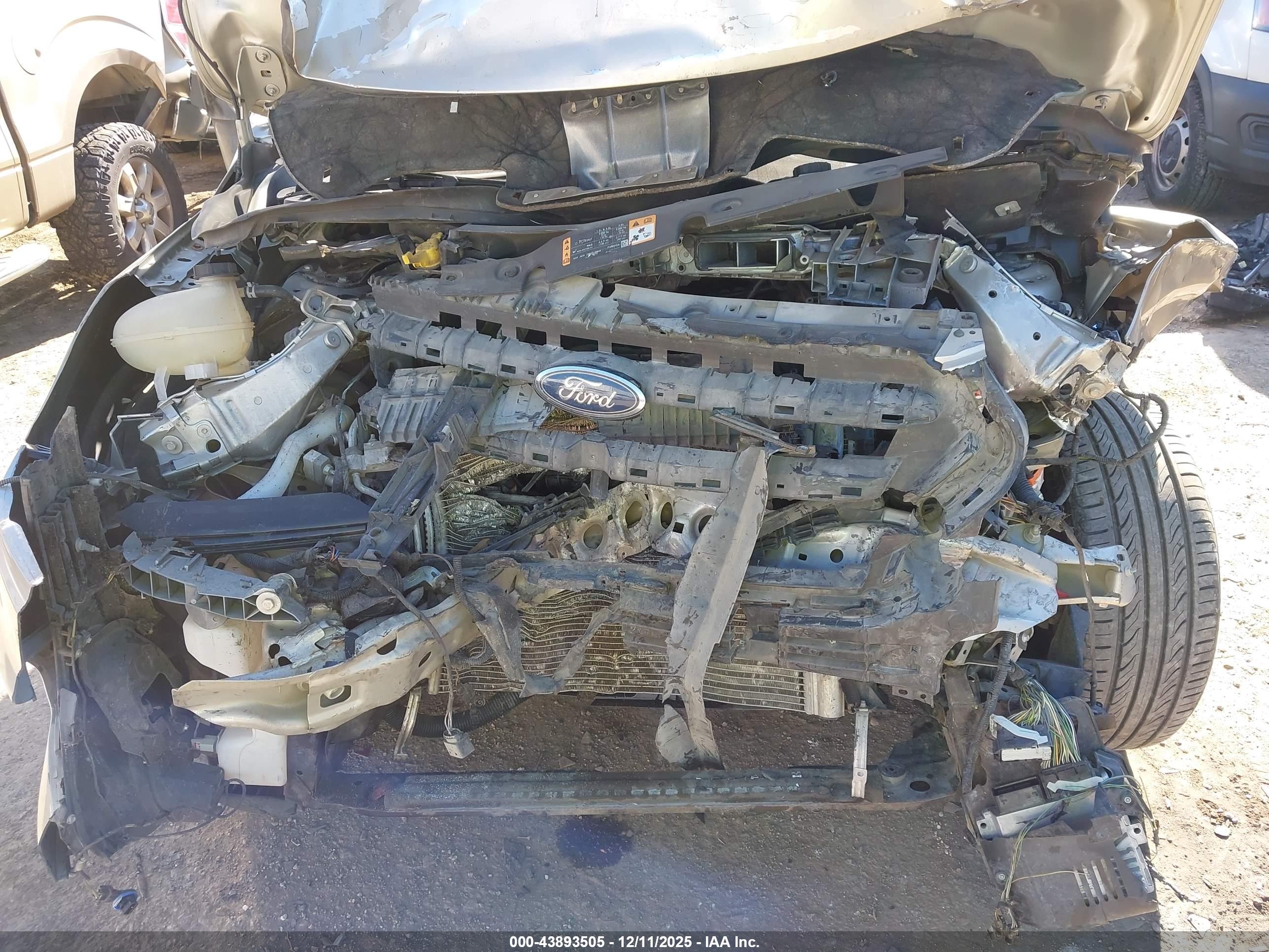 FORD ESCAPE image 10