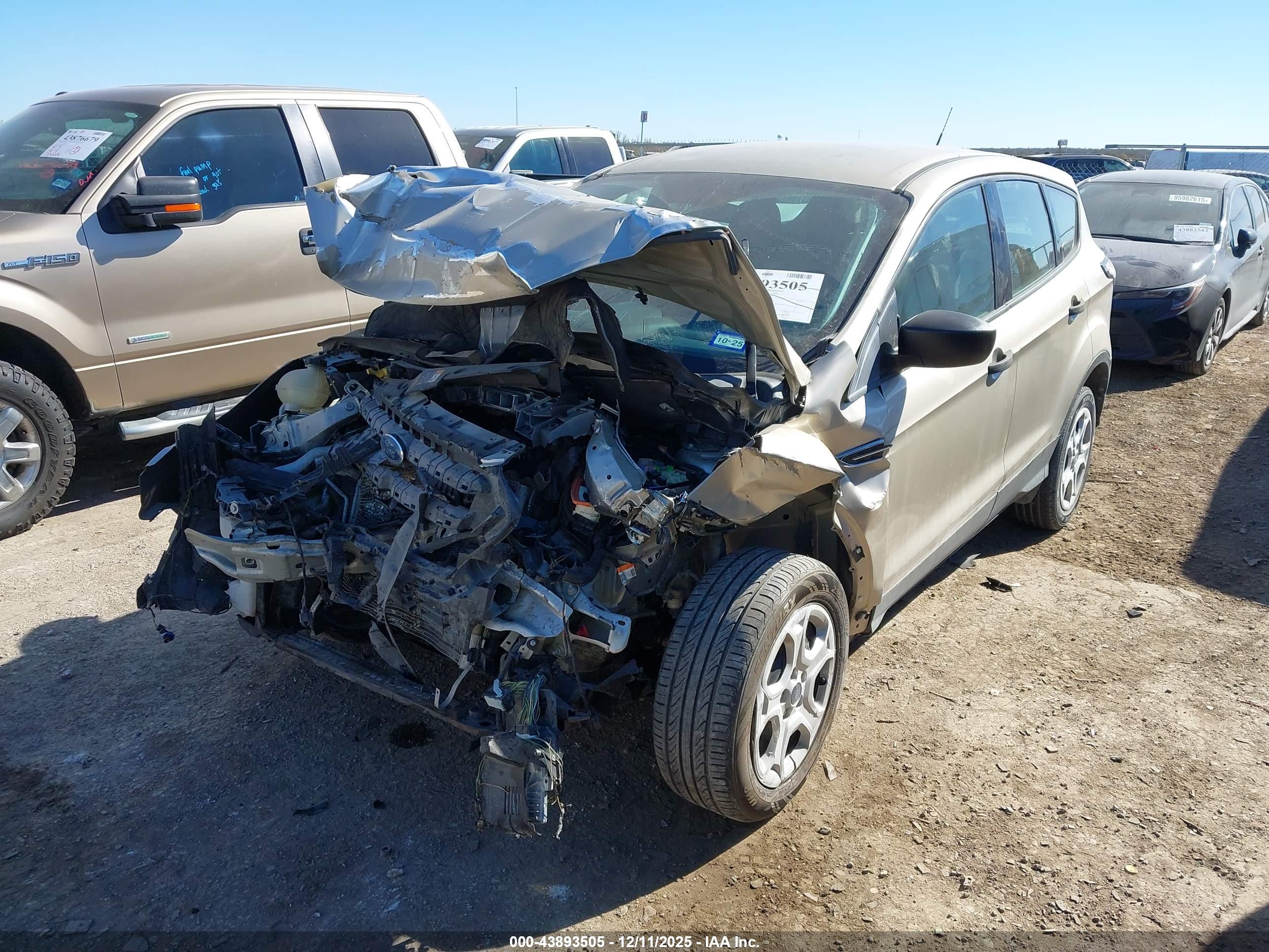 FORD ESCAPE image 2