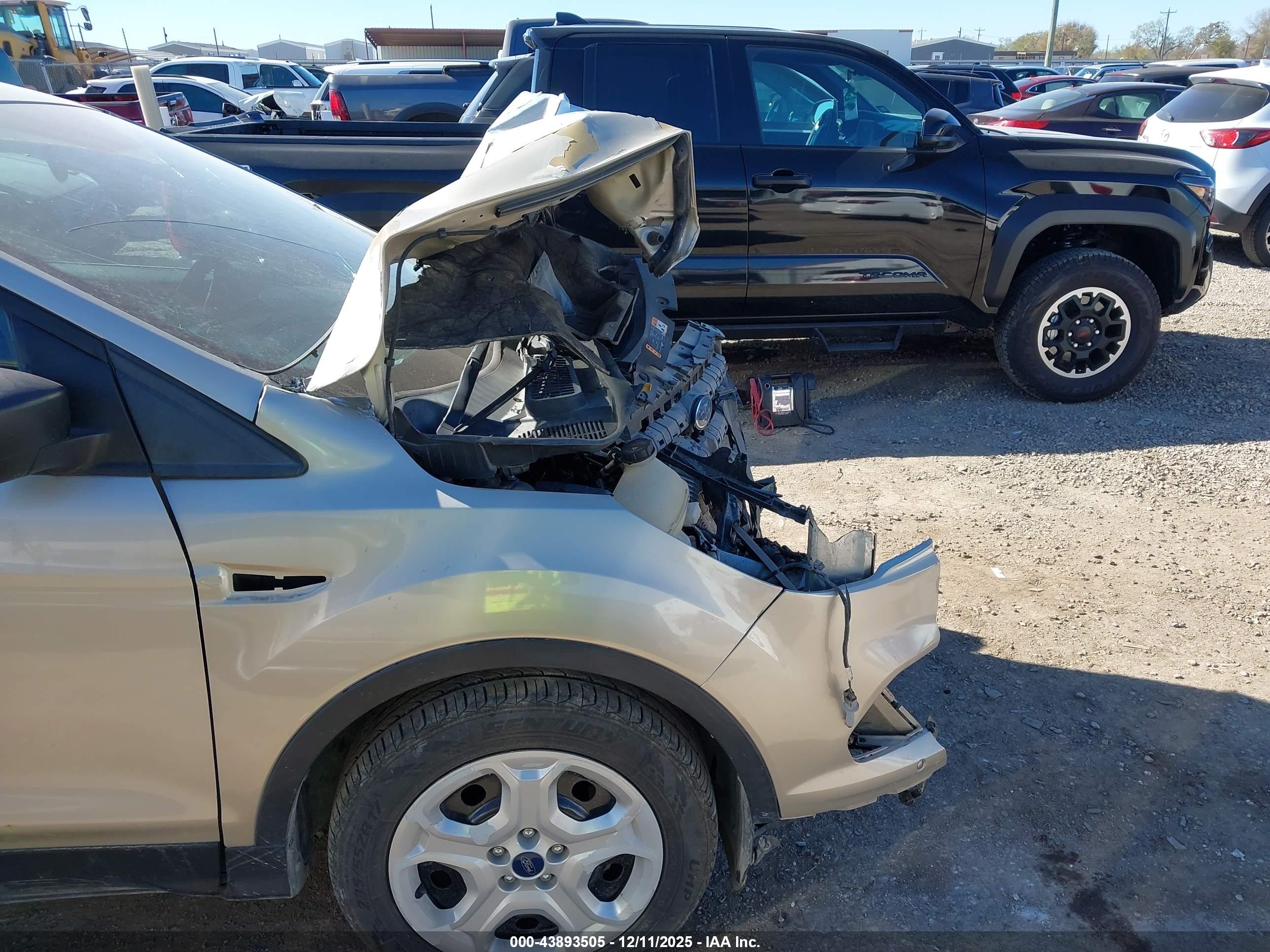 FORD ESCAPE image 6
