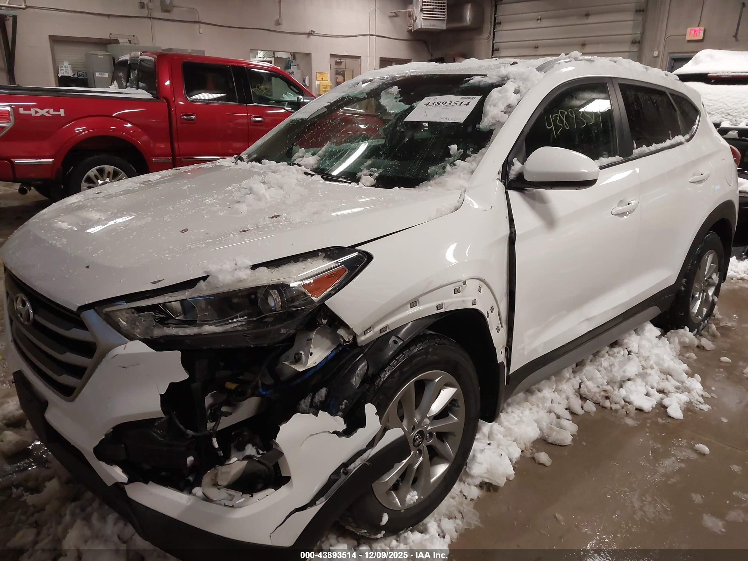 HYUNDAI TUCSON image 2