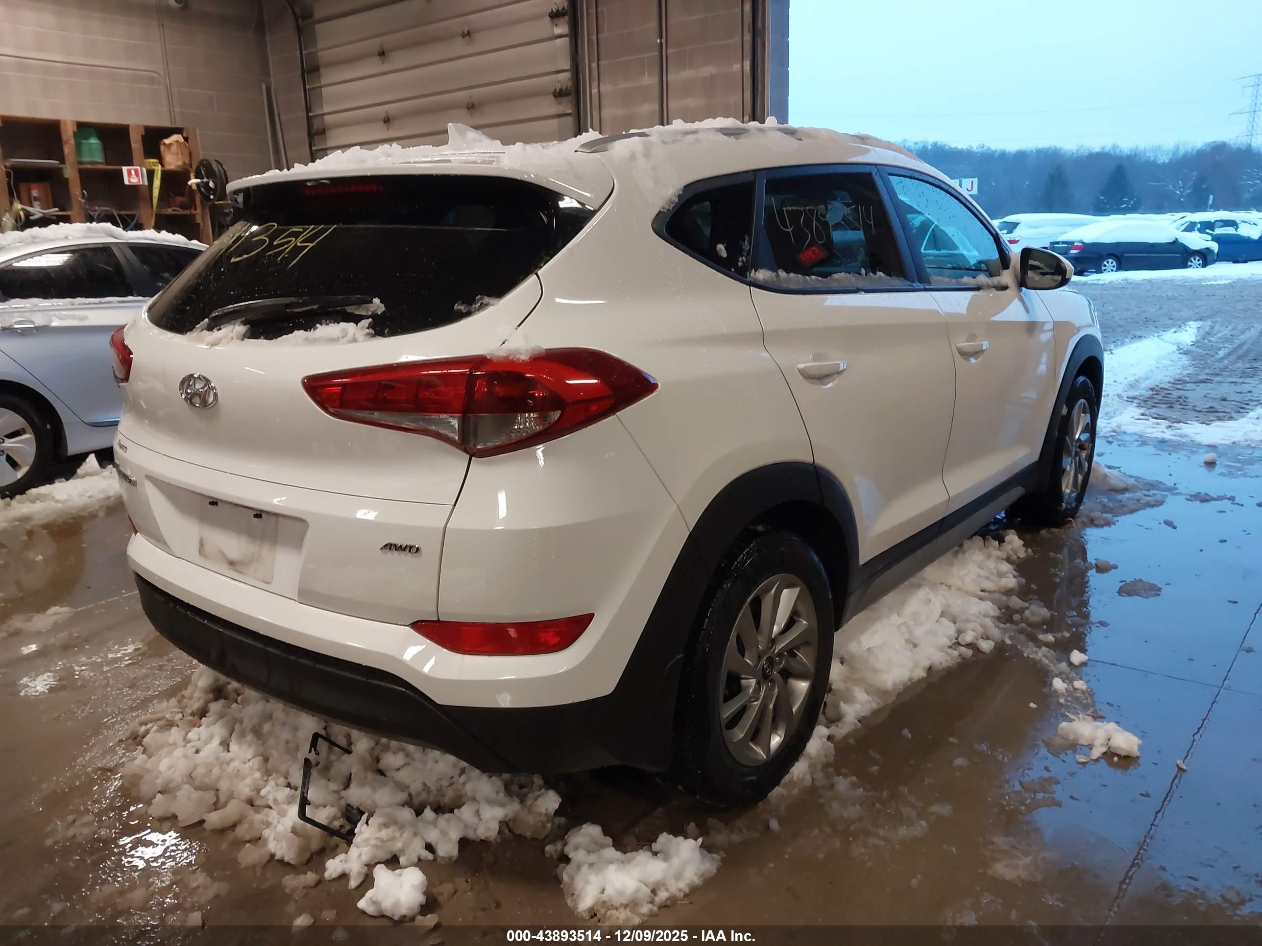 HYUNDAI TUCSON image 4