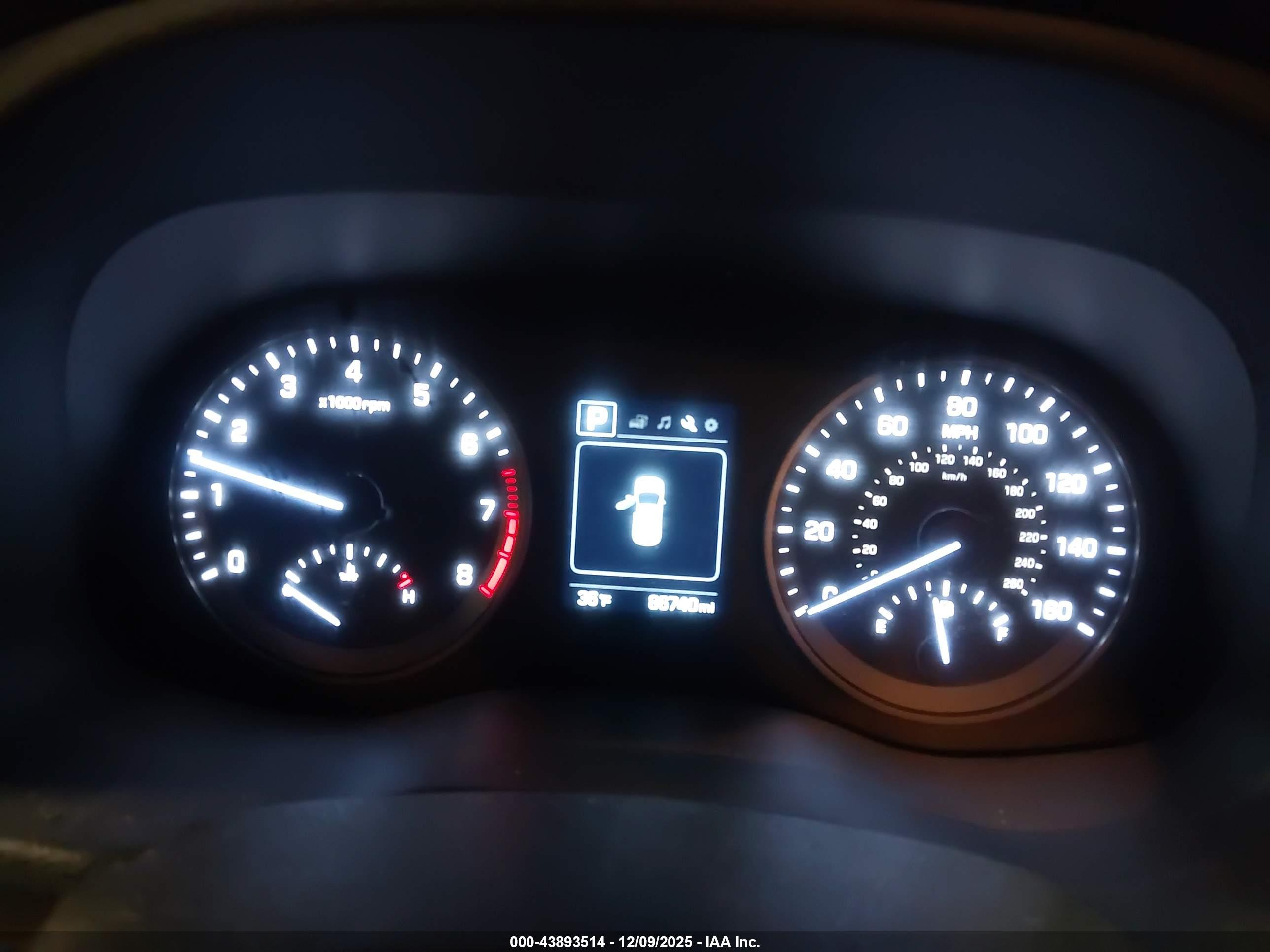 HYUNDAI TUCSON image 7