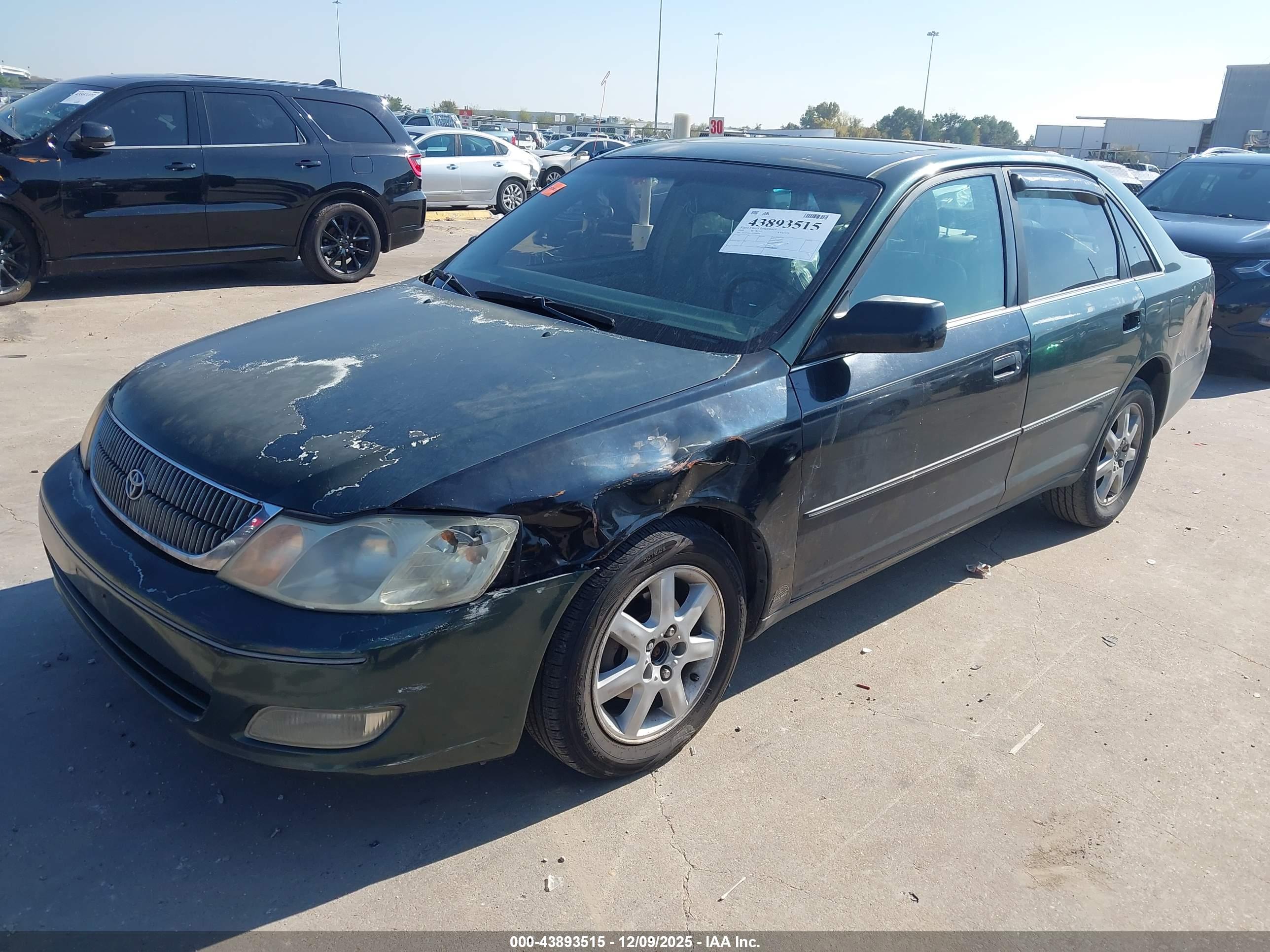 TOYOTA AVALON image 2