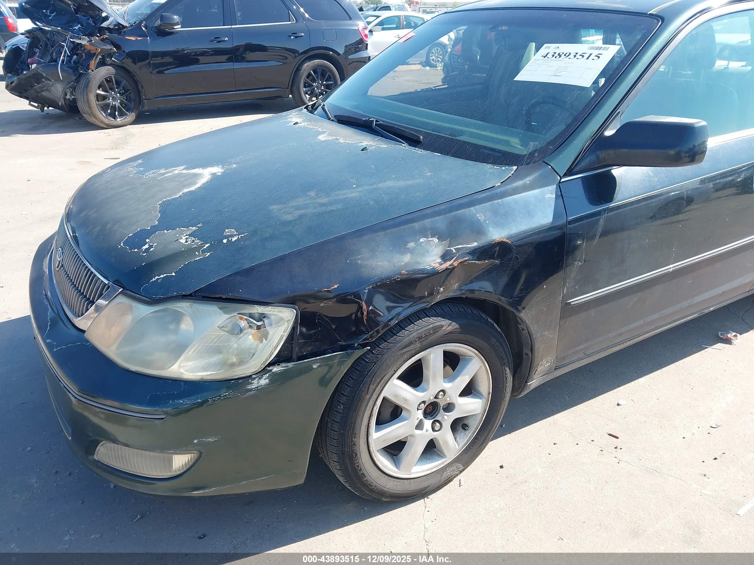 TOYOTA AVALON image 6