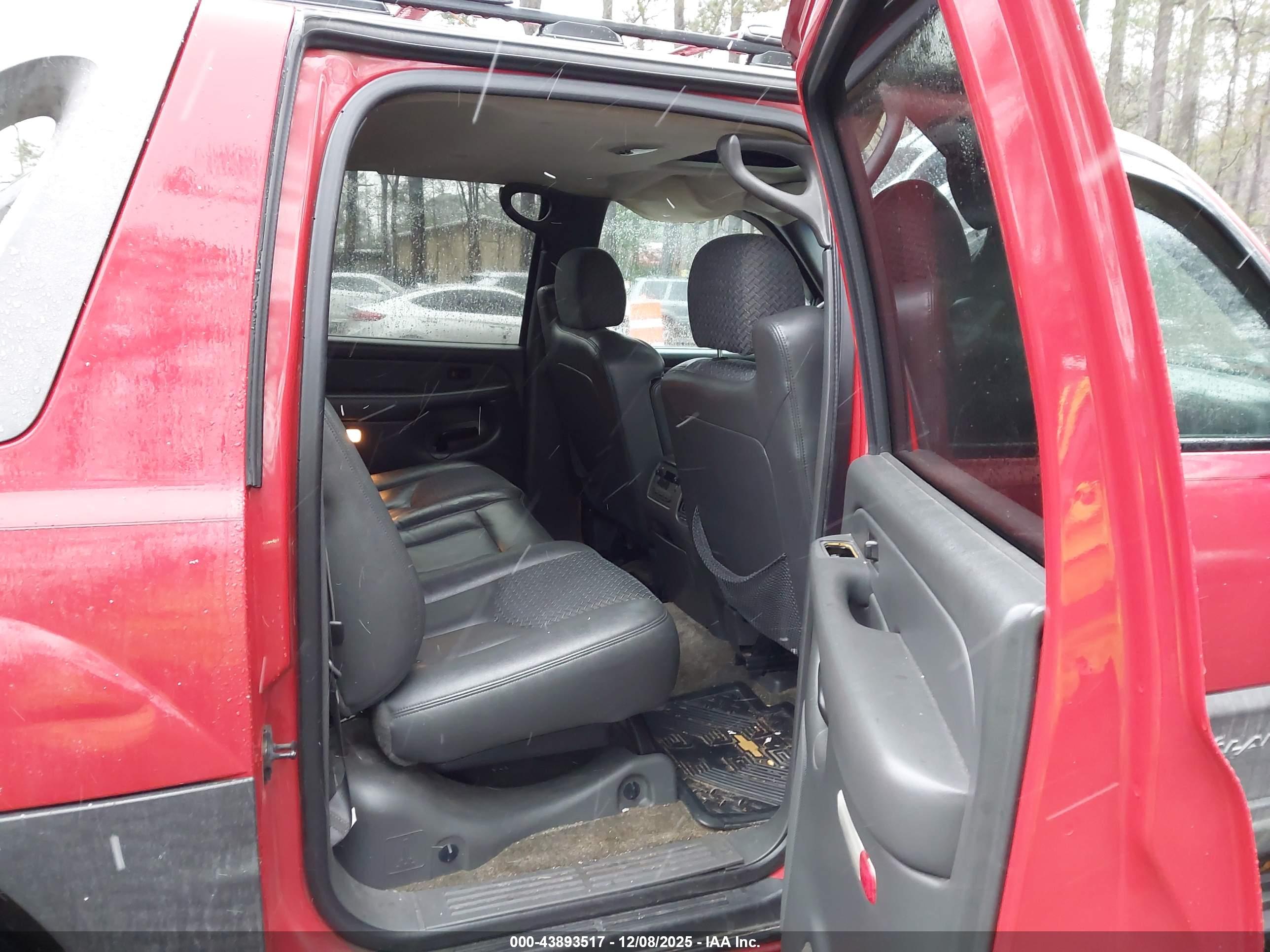 CHEVROLET AVALANCHE image 8