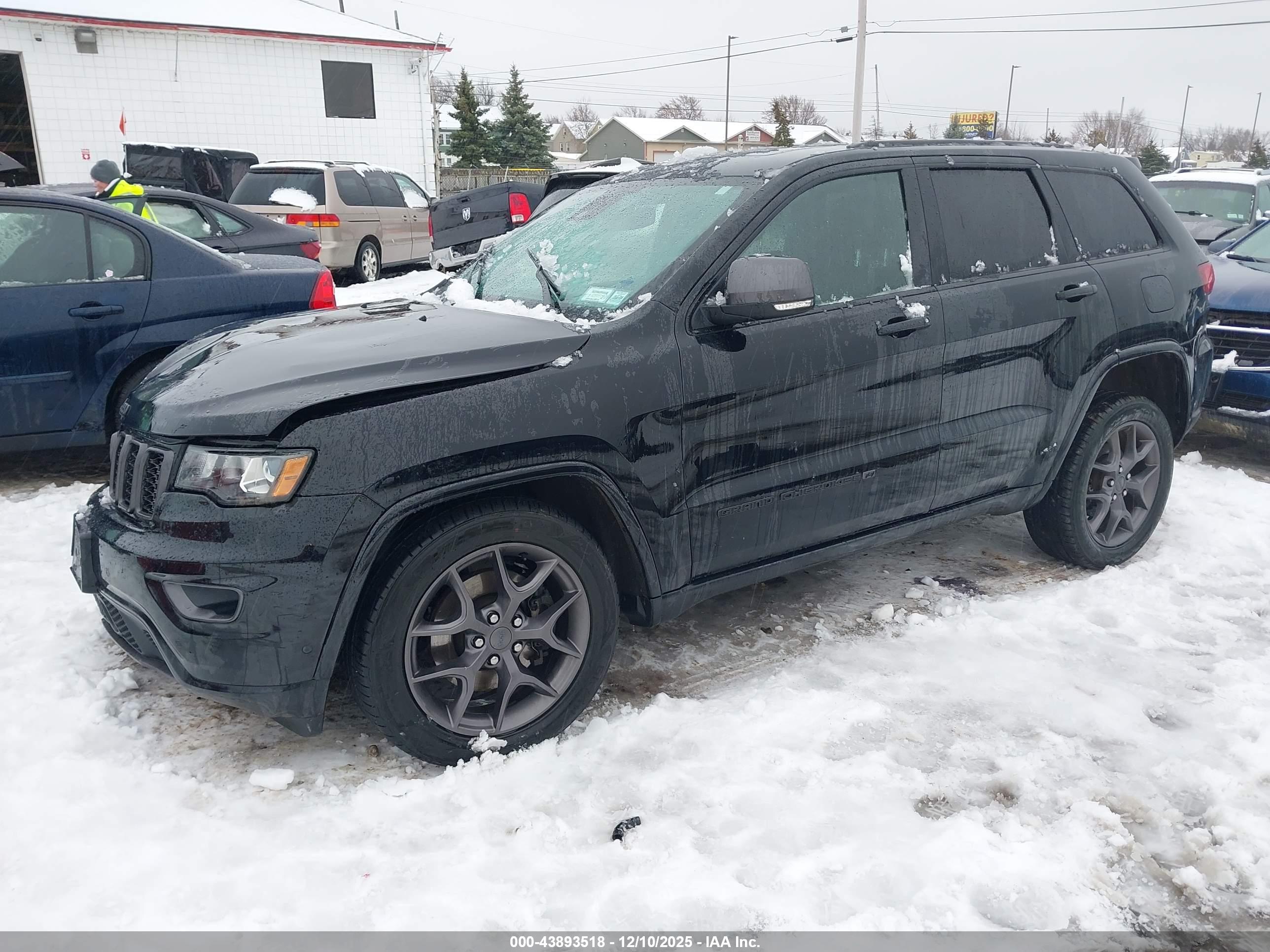 JEEP GRAND image 2