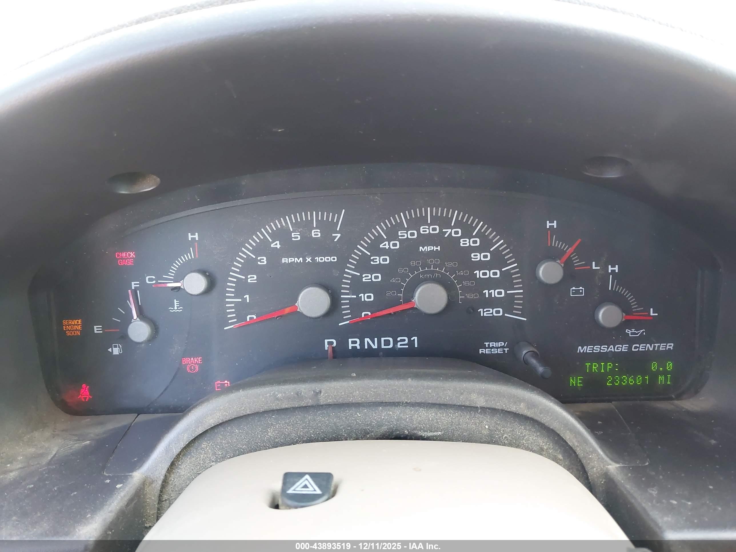 FORD EXPEDITION image 7