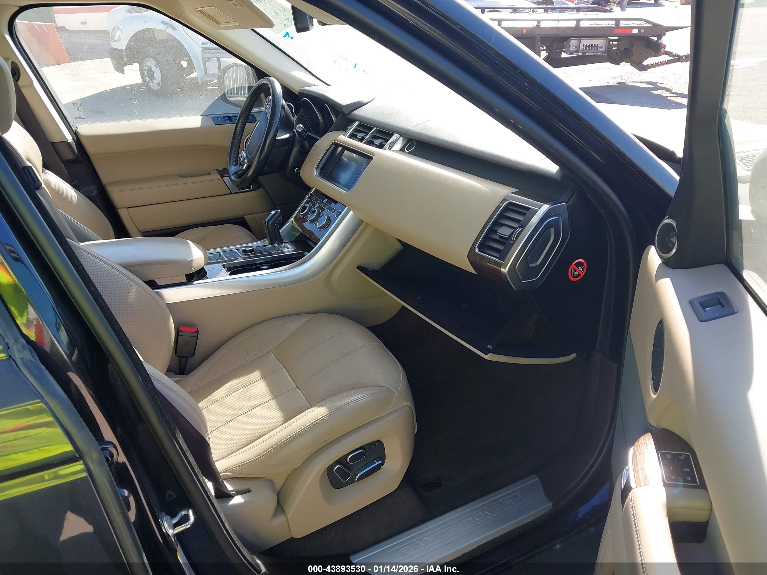 LAND ROVER image 5