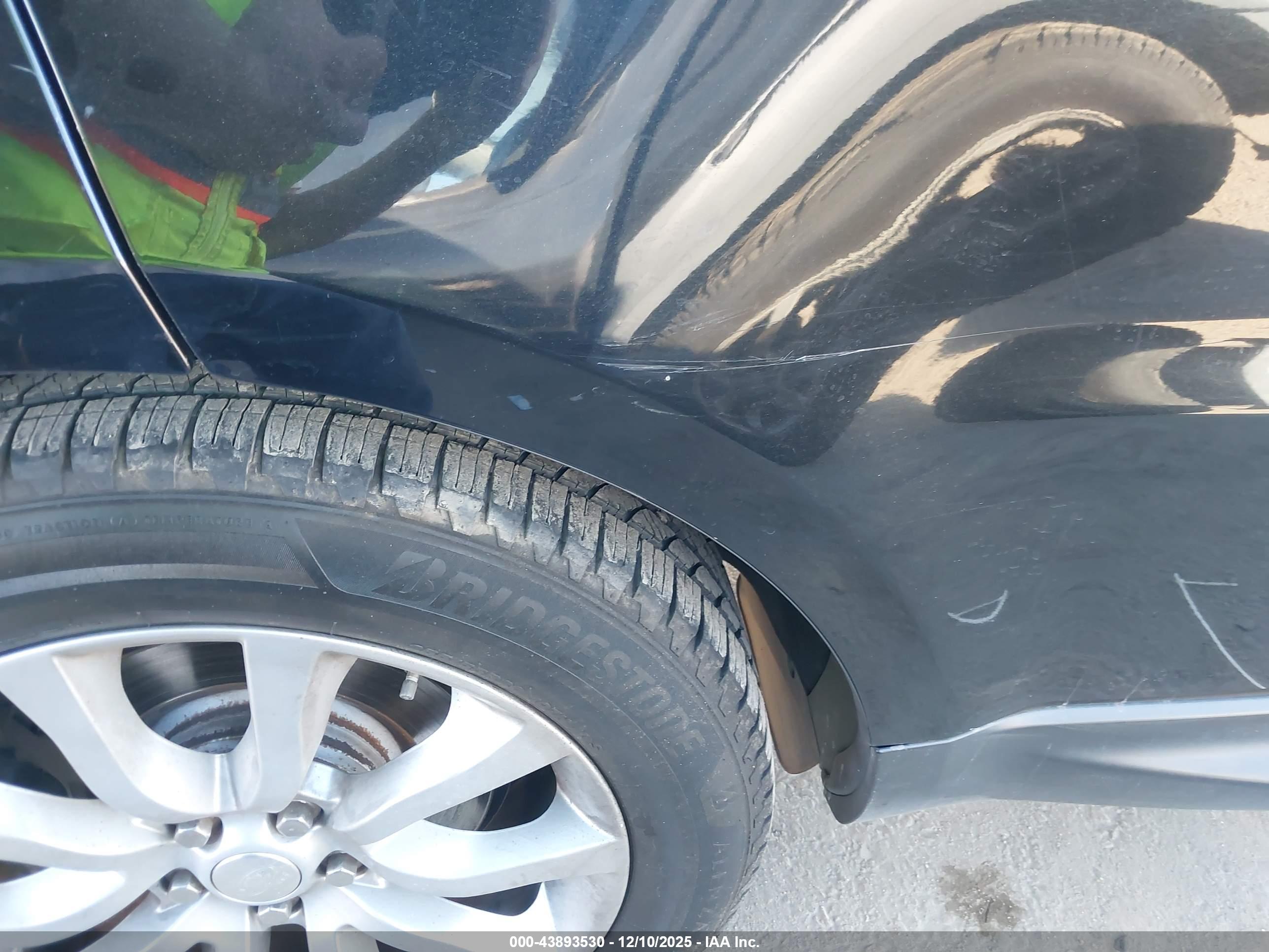 LAND ROVER image 6