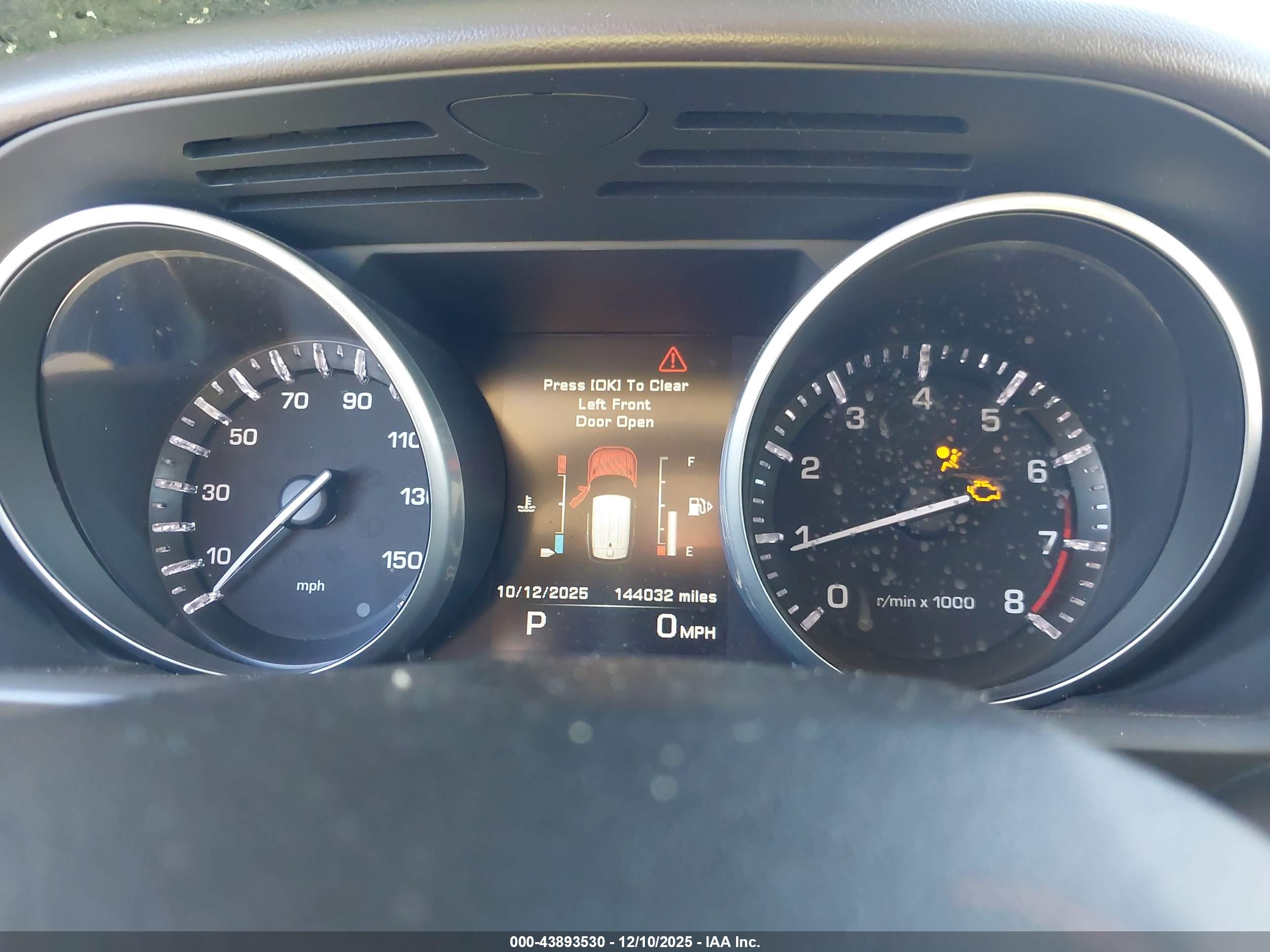 LAND ROVER image 7