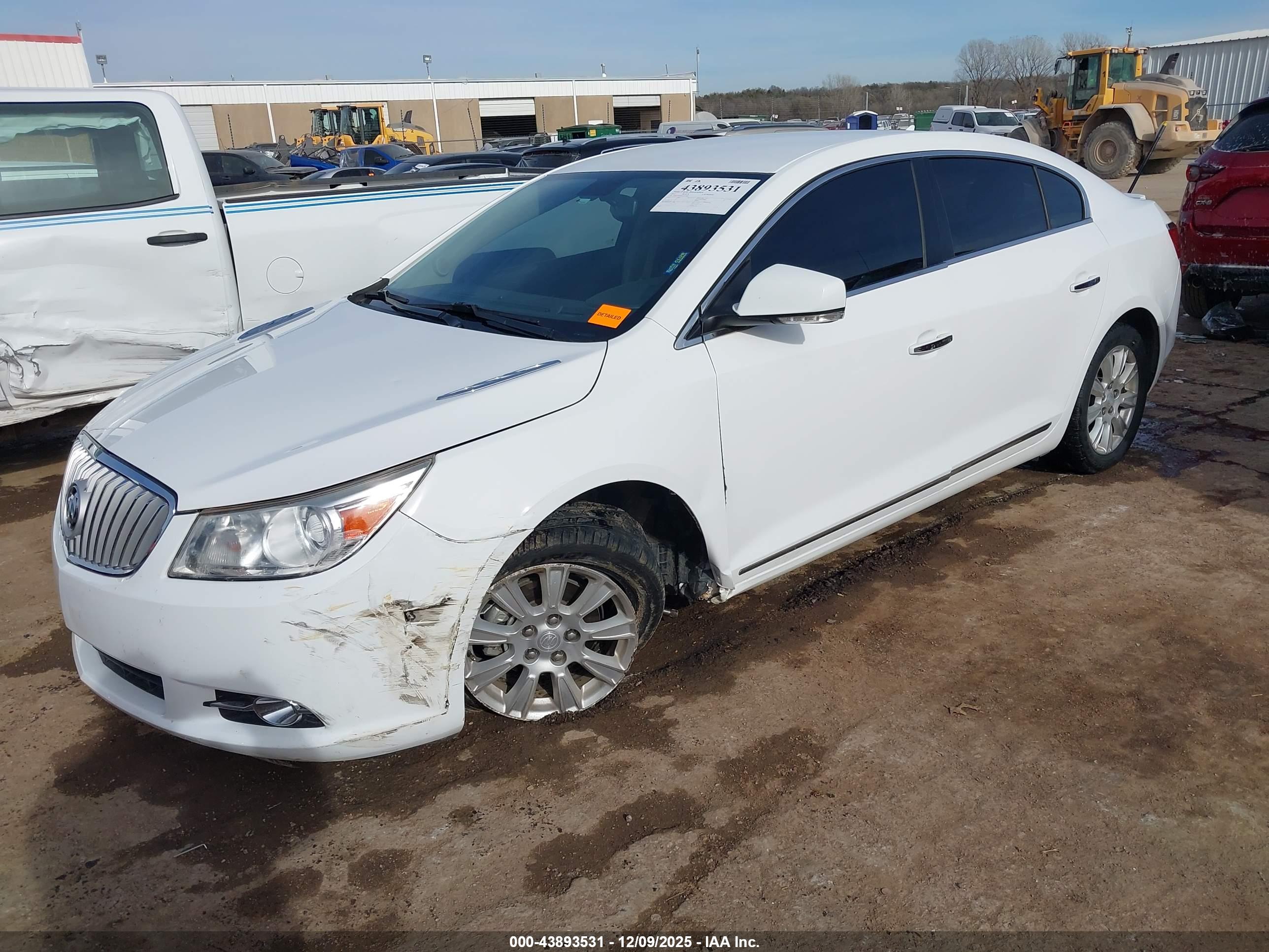 BUICK LACROSSE image 2