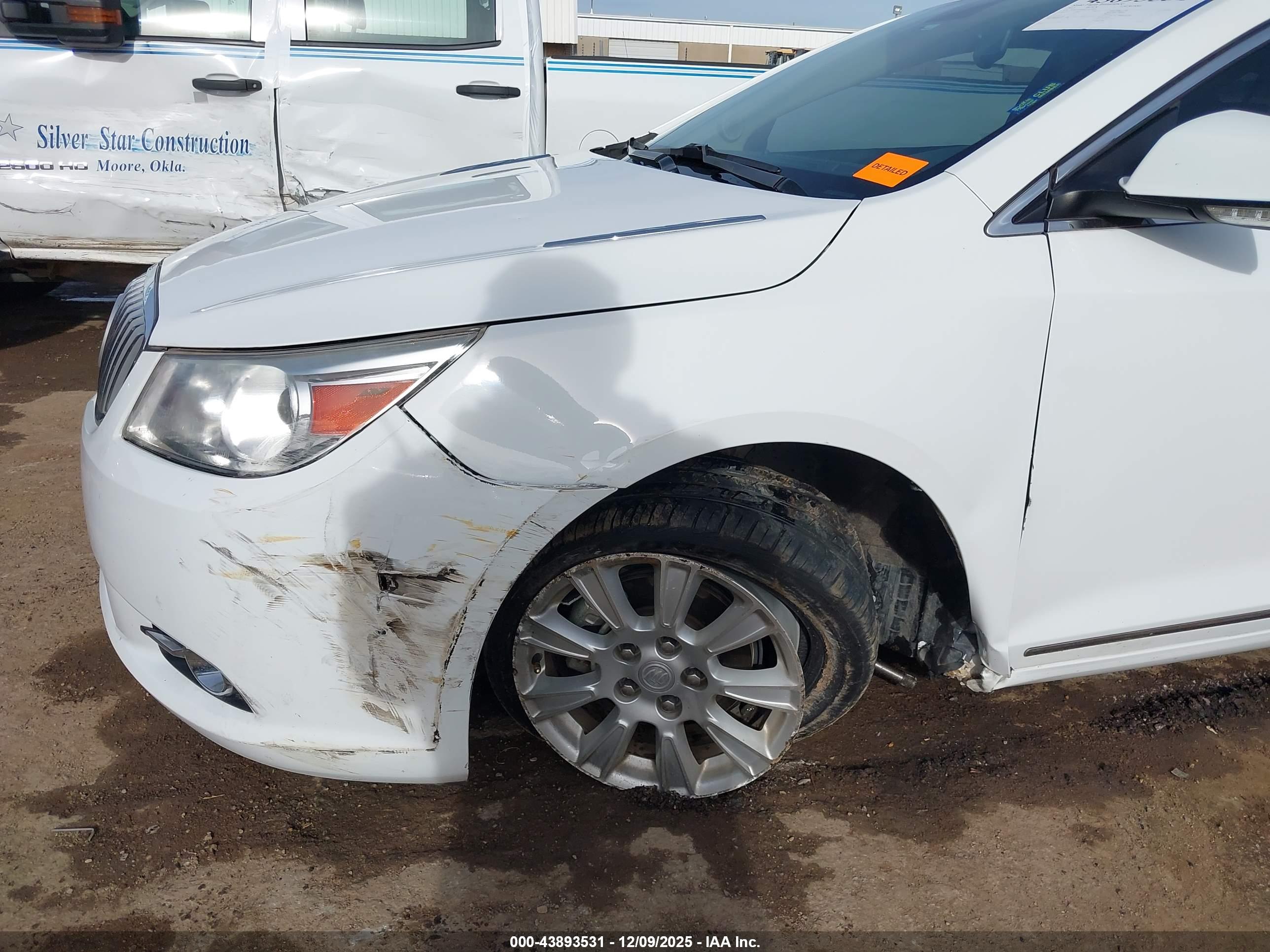 BUICK LACROSSE image 6