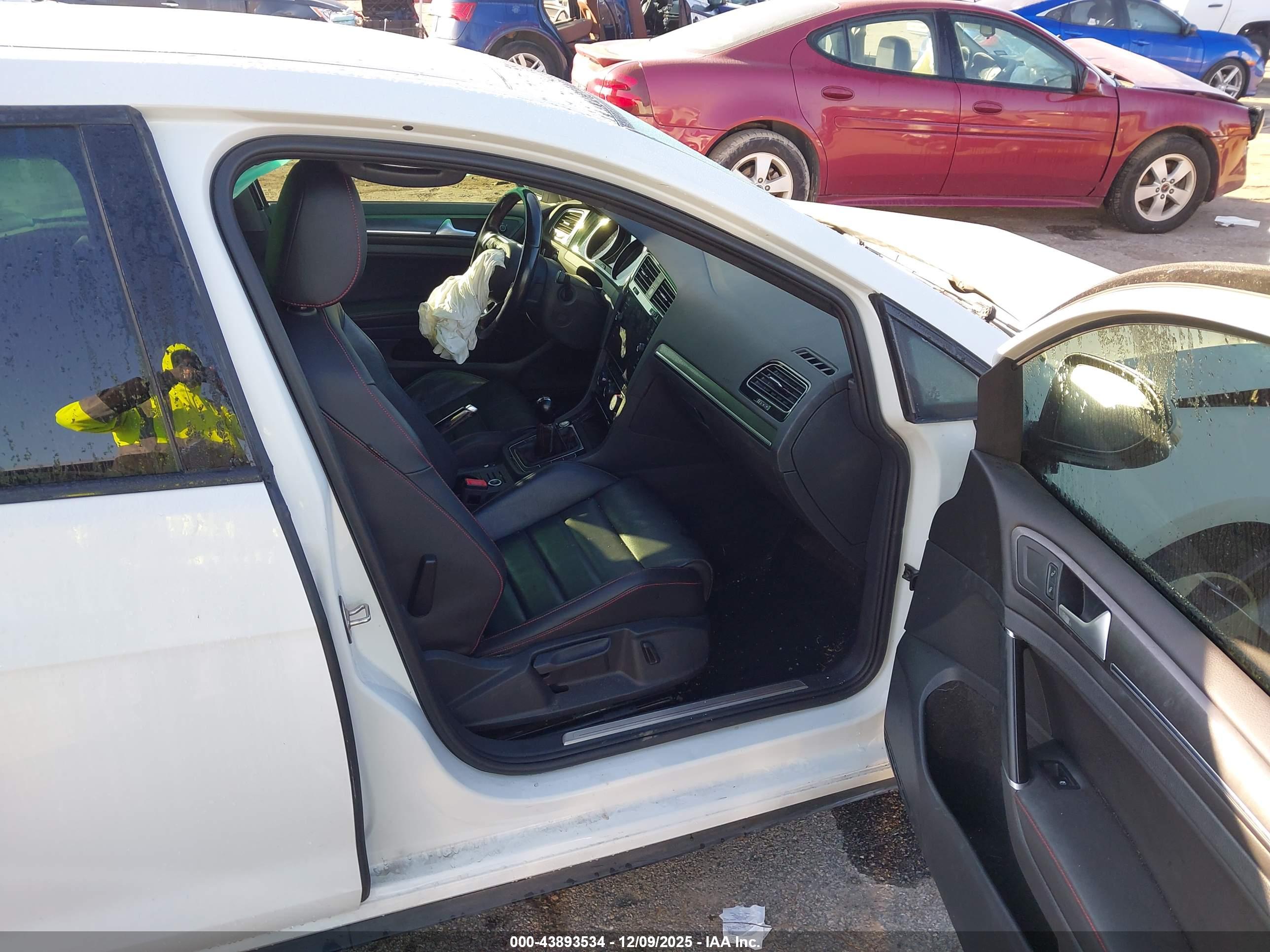 VOLKSWAGEN GOLF image 5