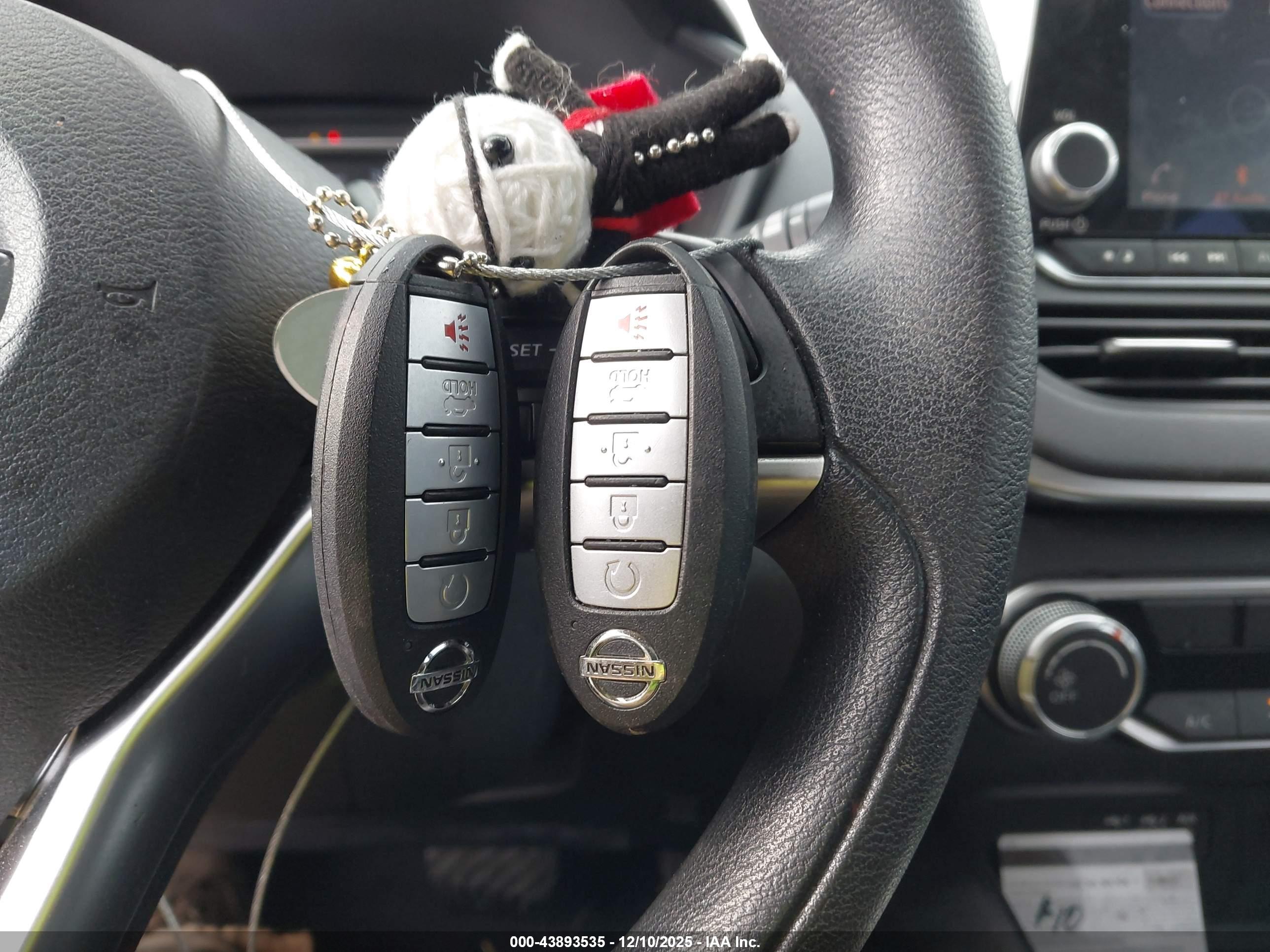 NISSAN ALTIMA image 11