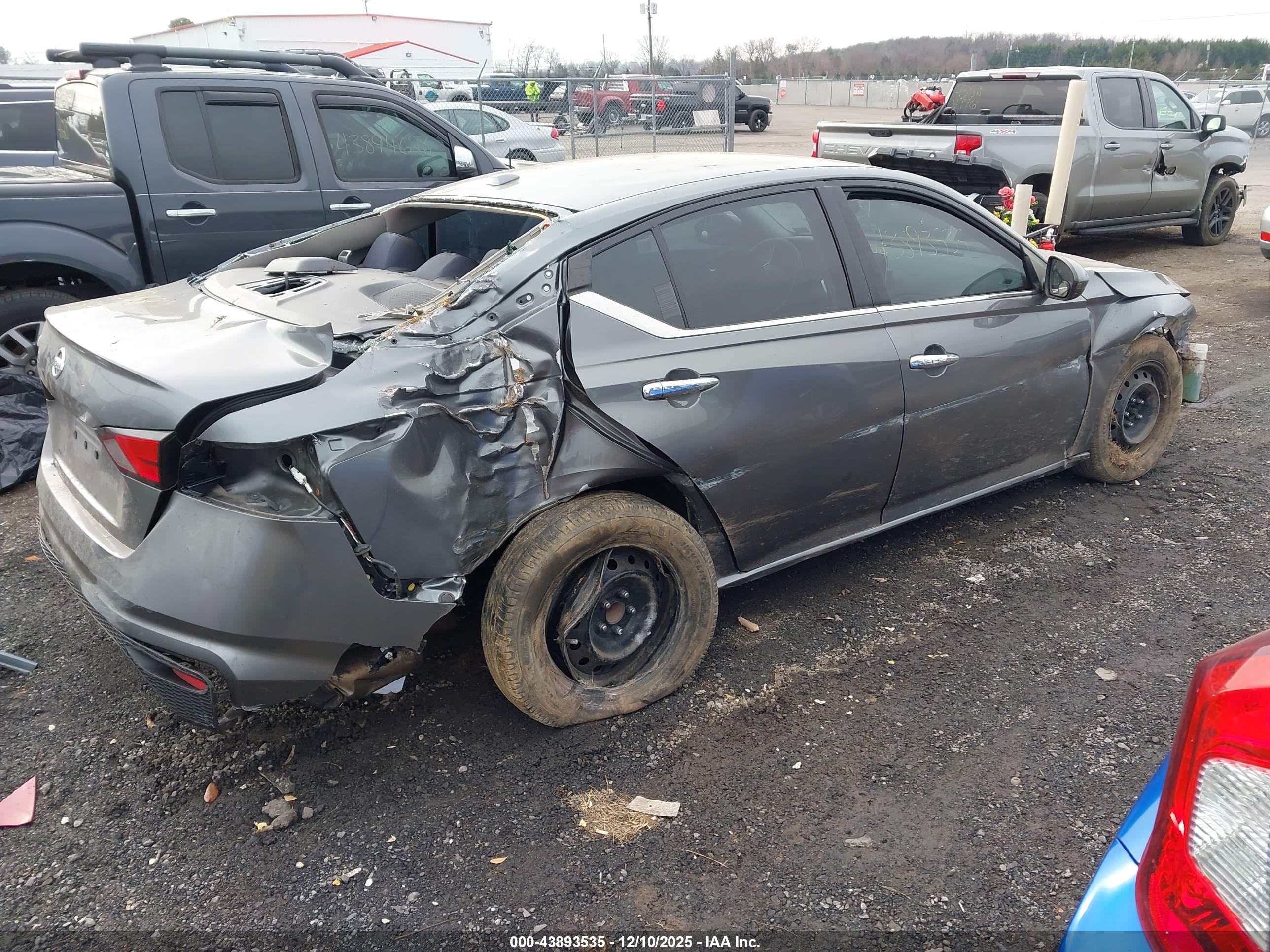 NISSAN ALTIMA image 4