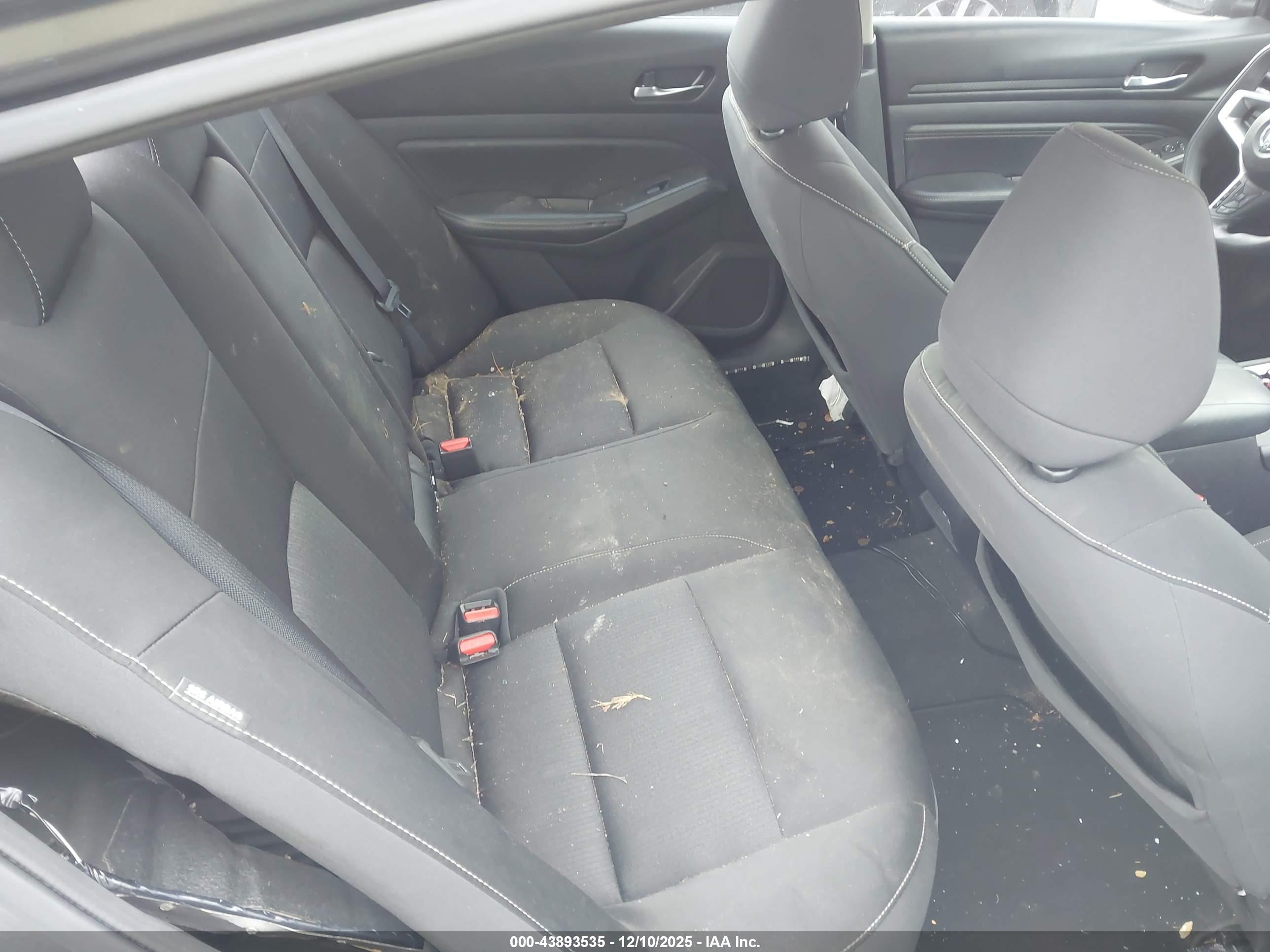 NISSAN ALTIMA image 8