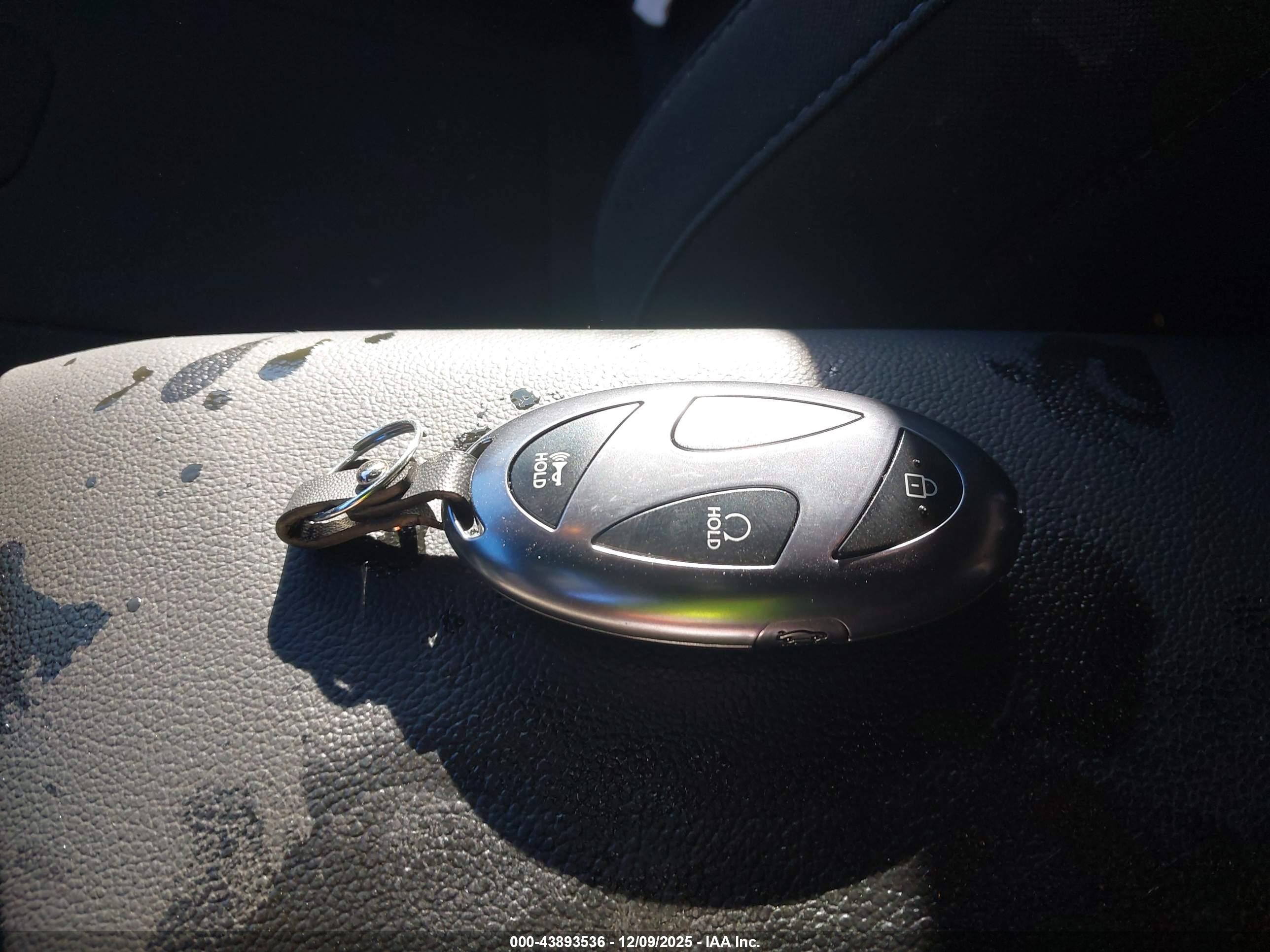 HYUNDAI ELANTRA image 11