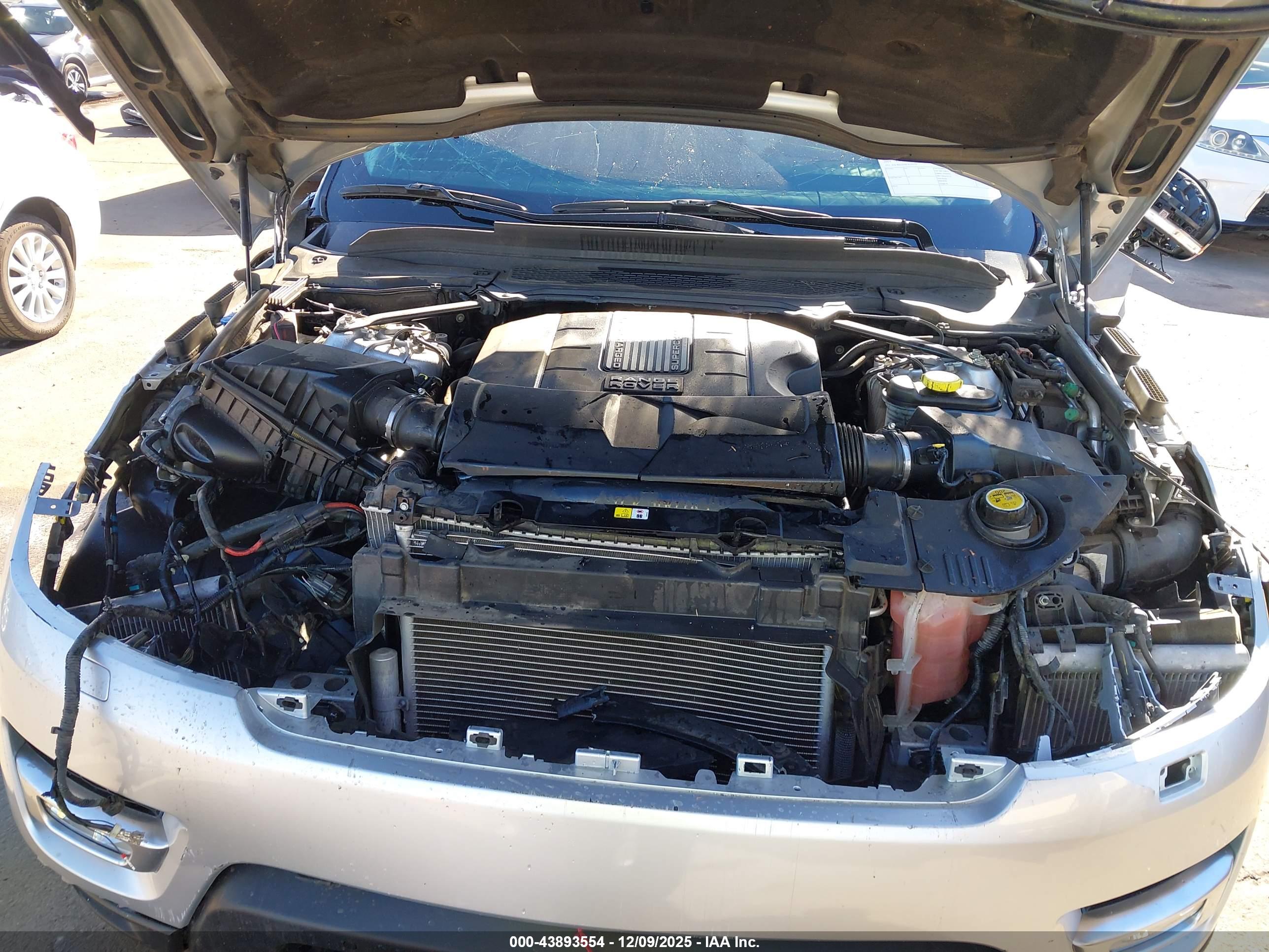 LAND ROVER image 10