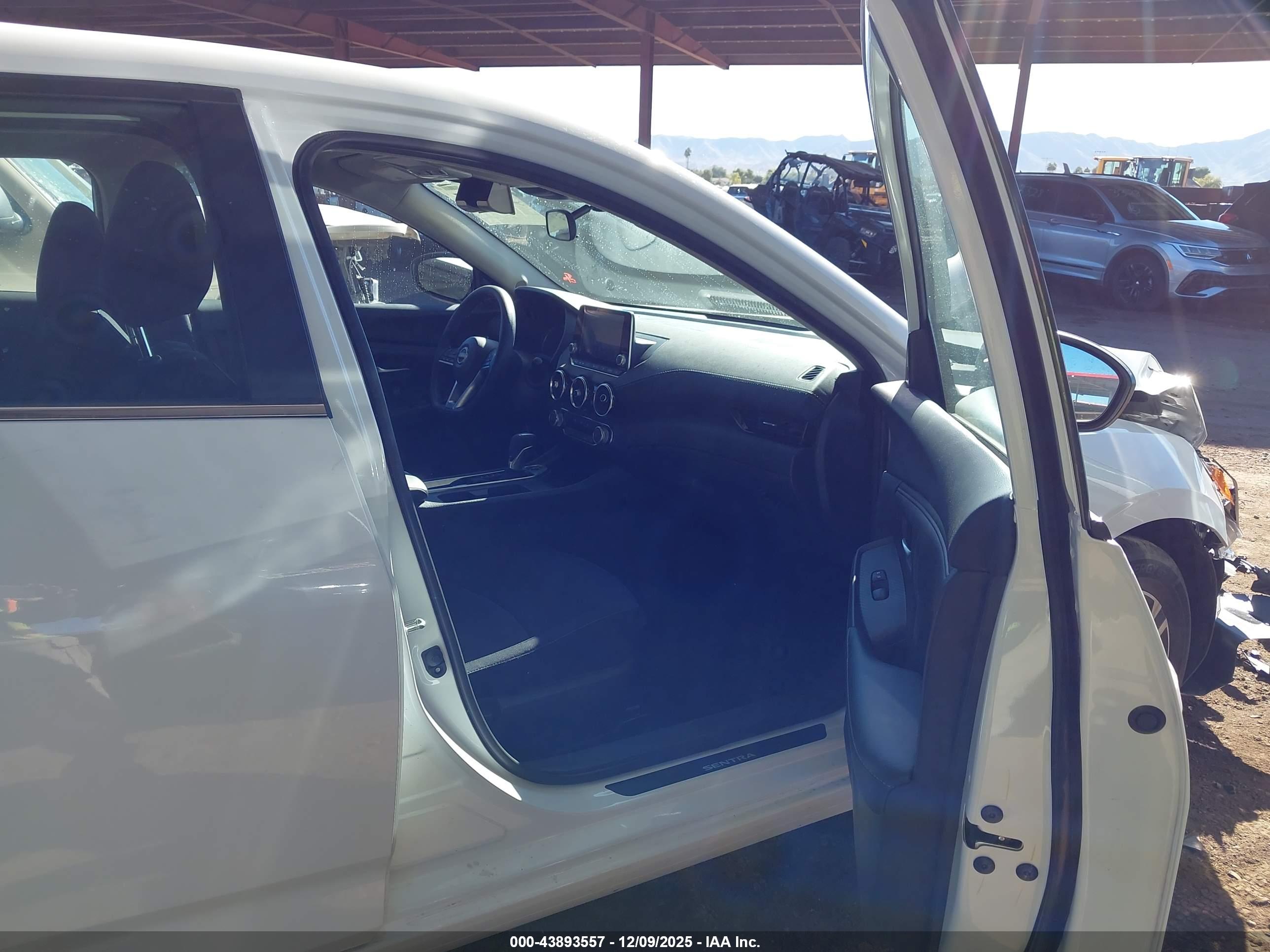 NISSAN SENTRA image 5