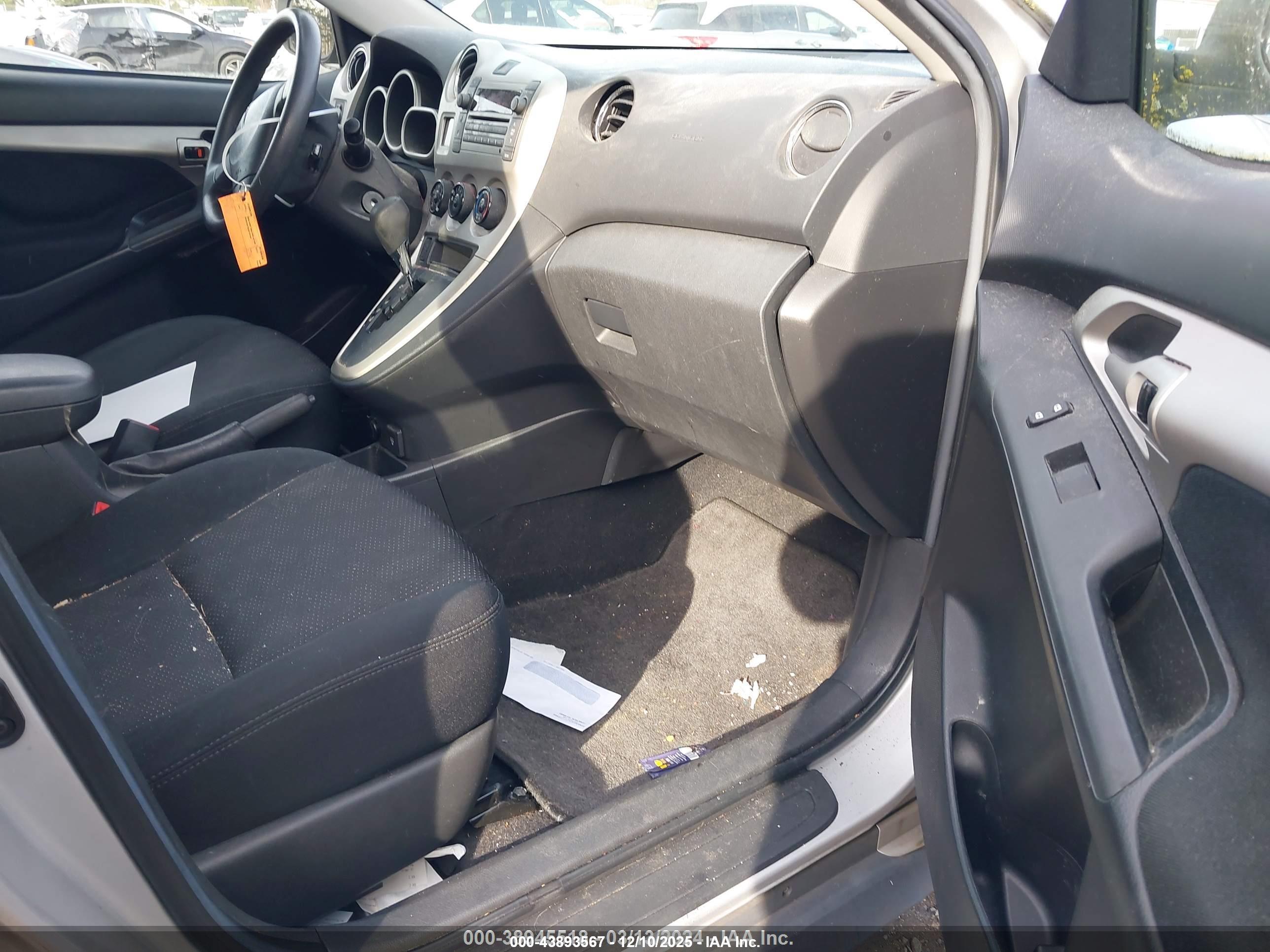 PONTIAC VIBE image 5