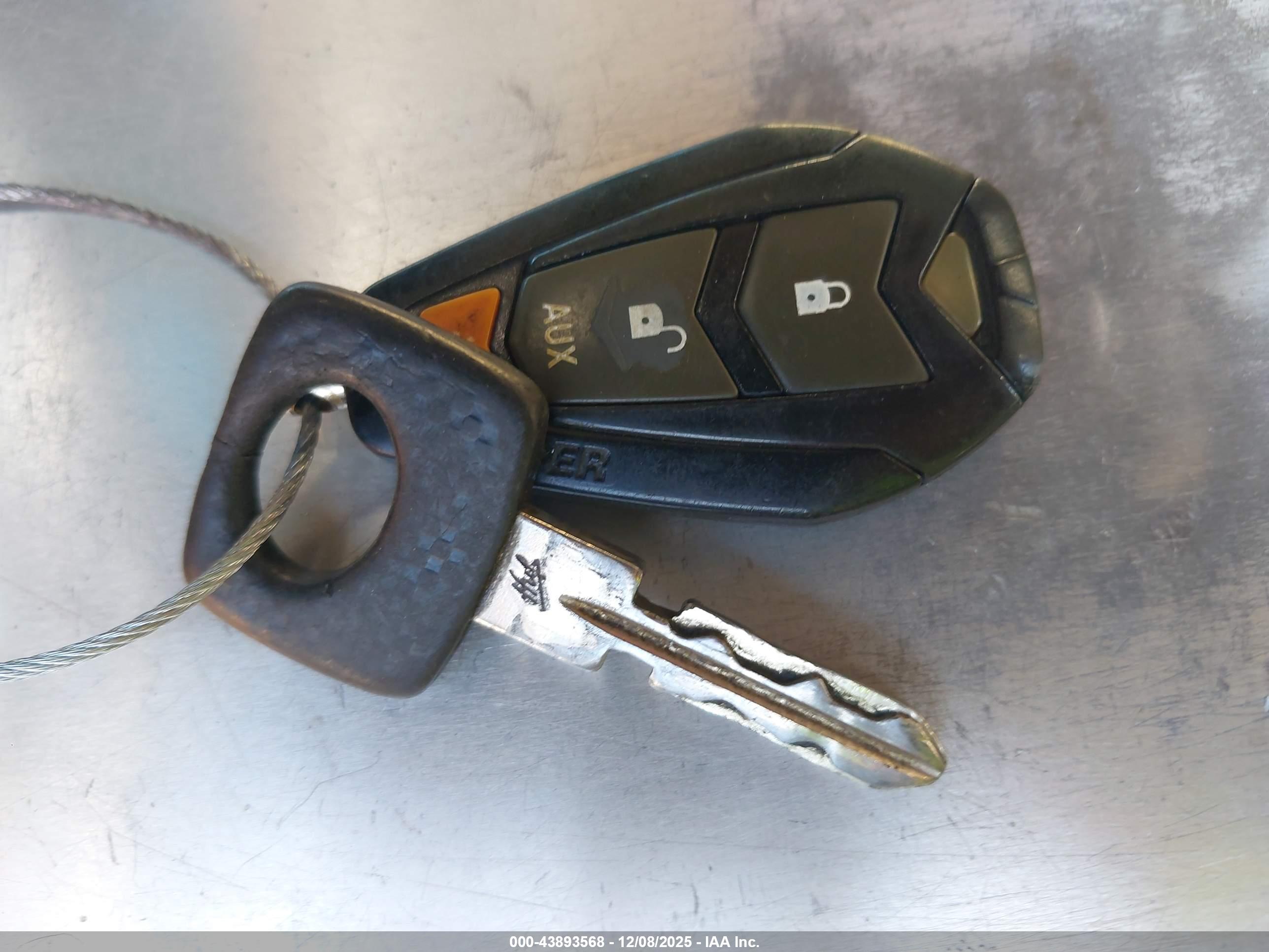 MERCEDES-BENZ E image 11