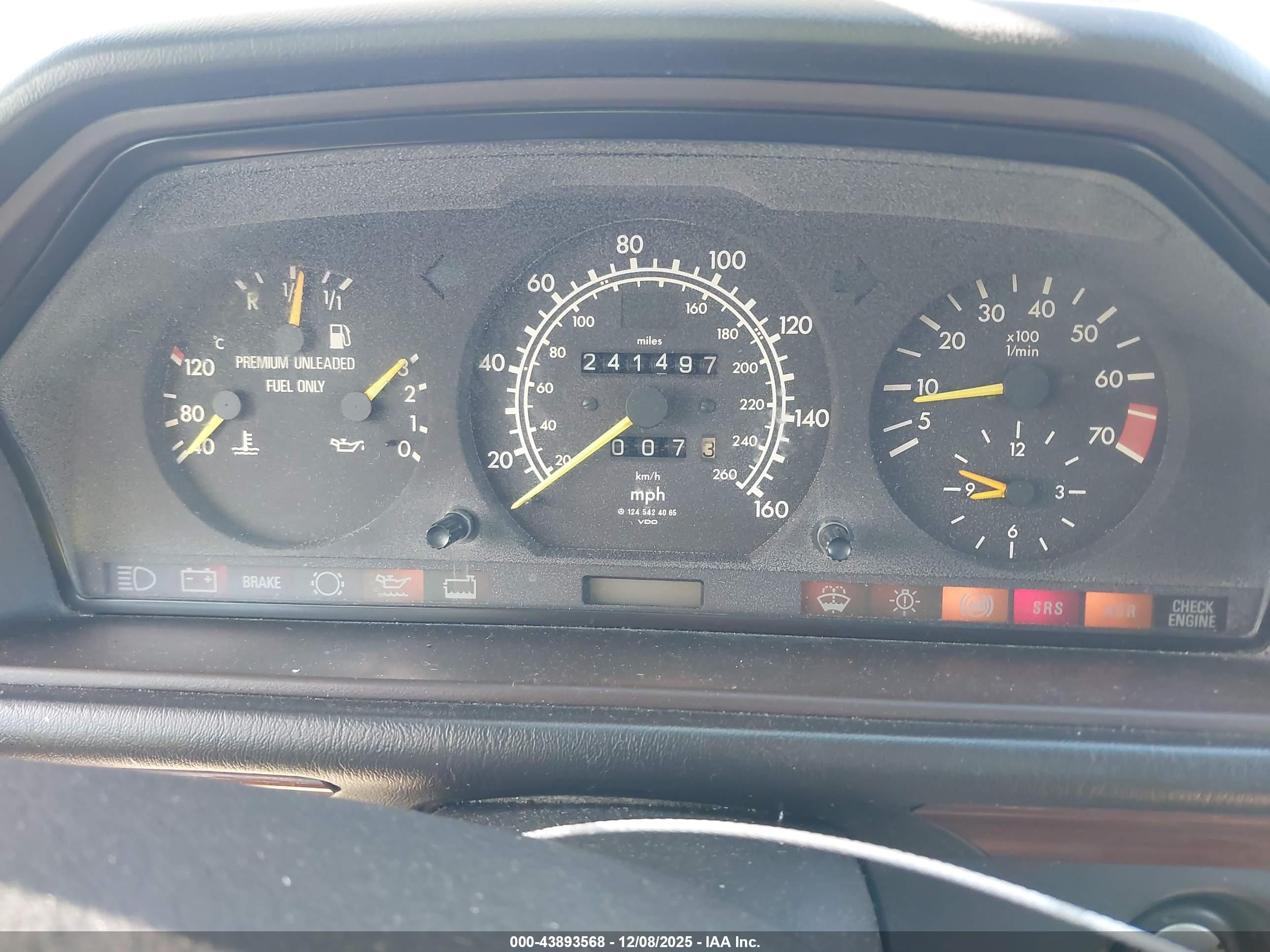 MERCEDES-BENZ E image 7