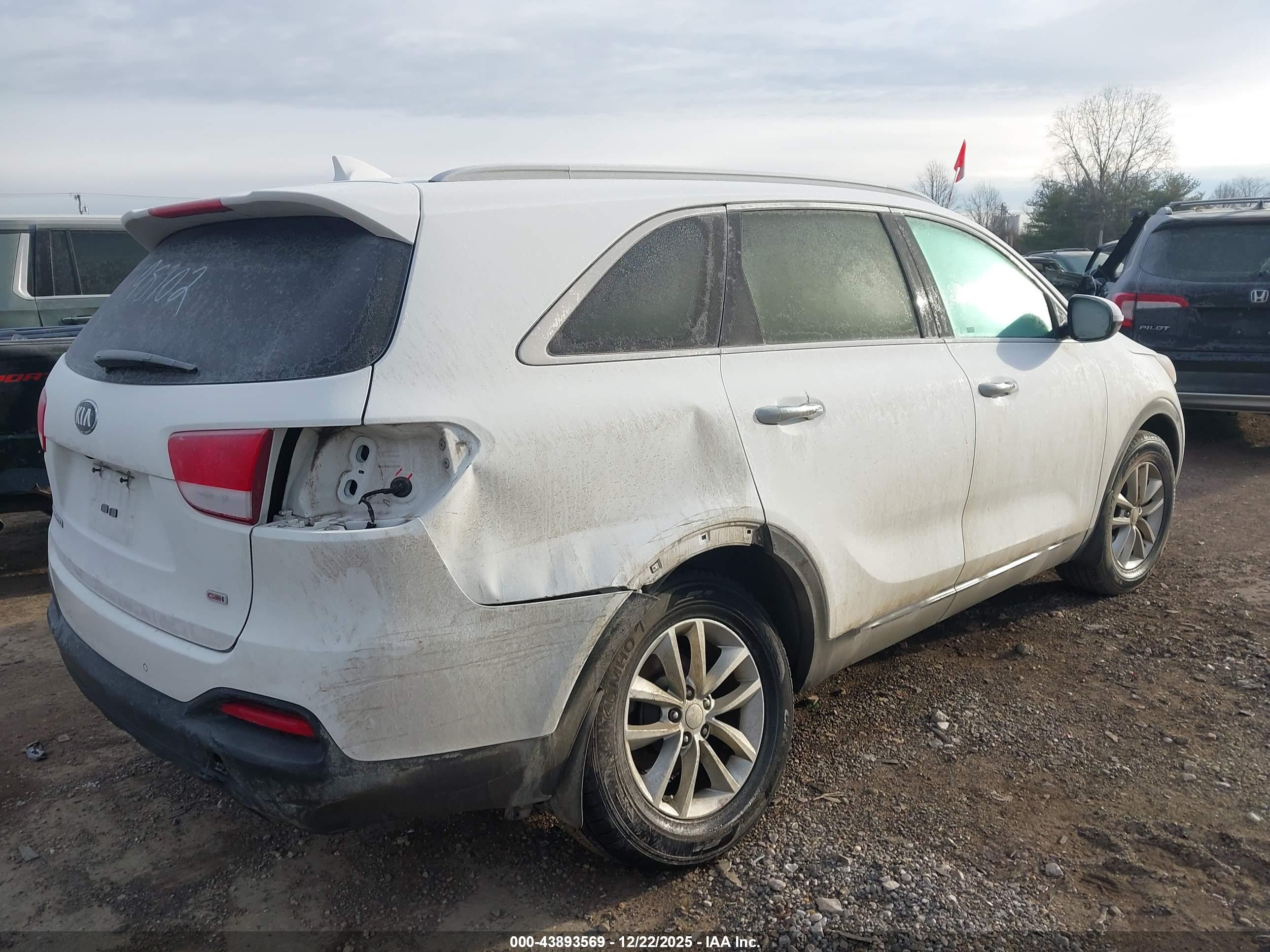 KIA SORENTO image 6