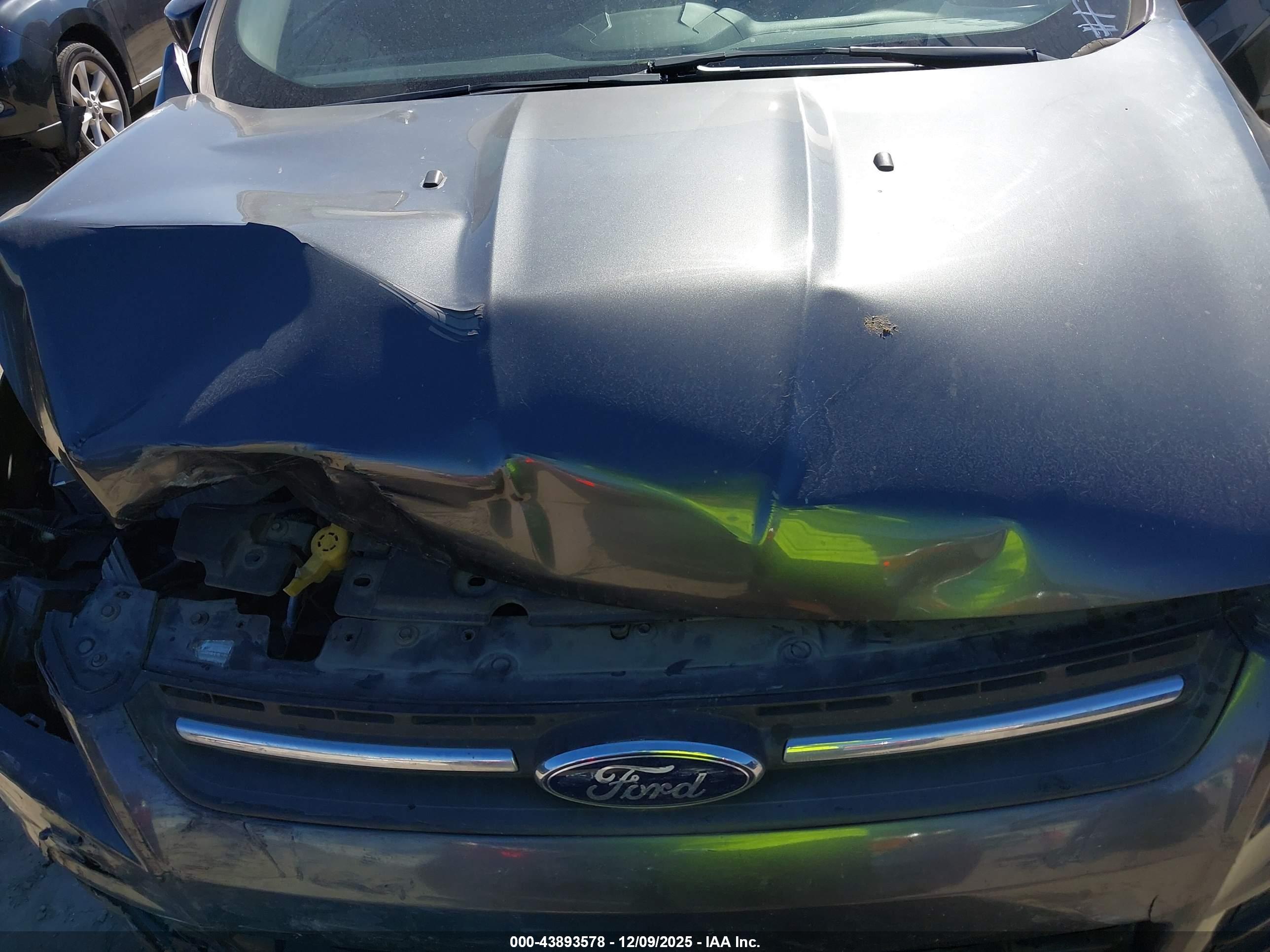 FORD ESCAPE image 6