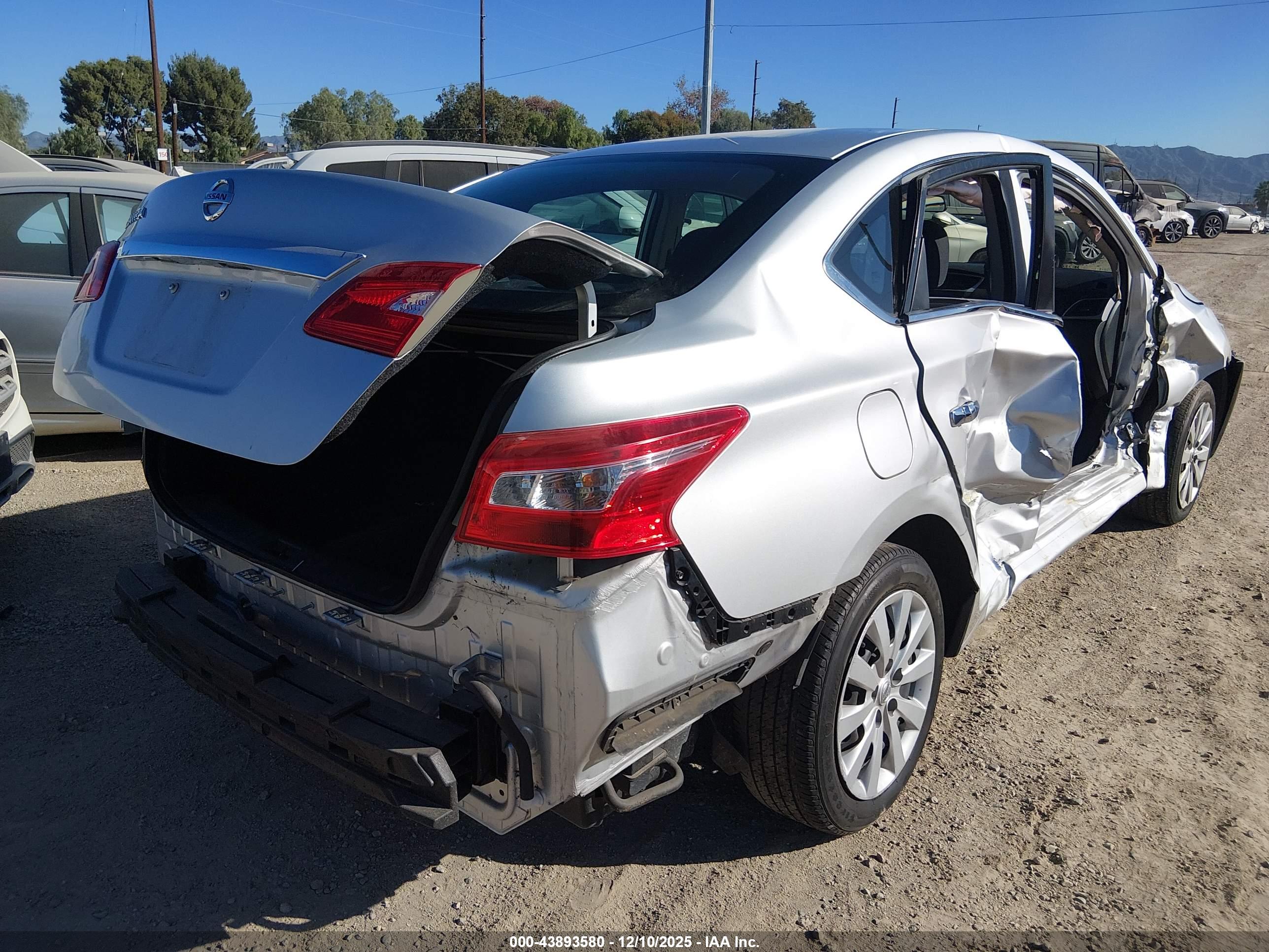 NISSAN SENTRA image 4