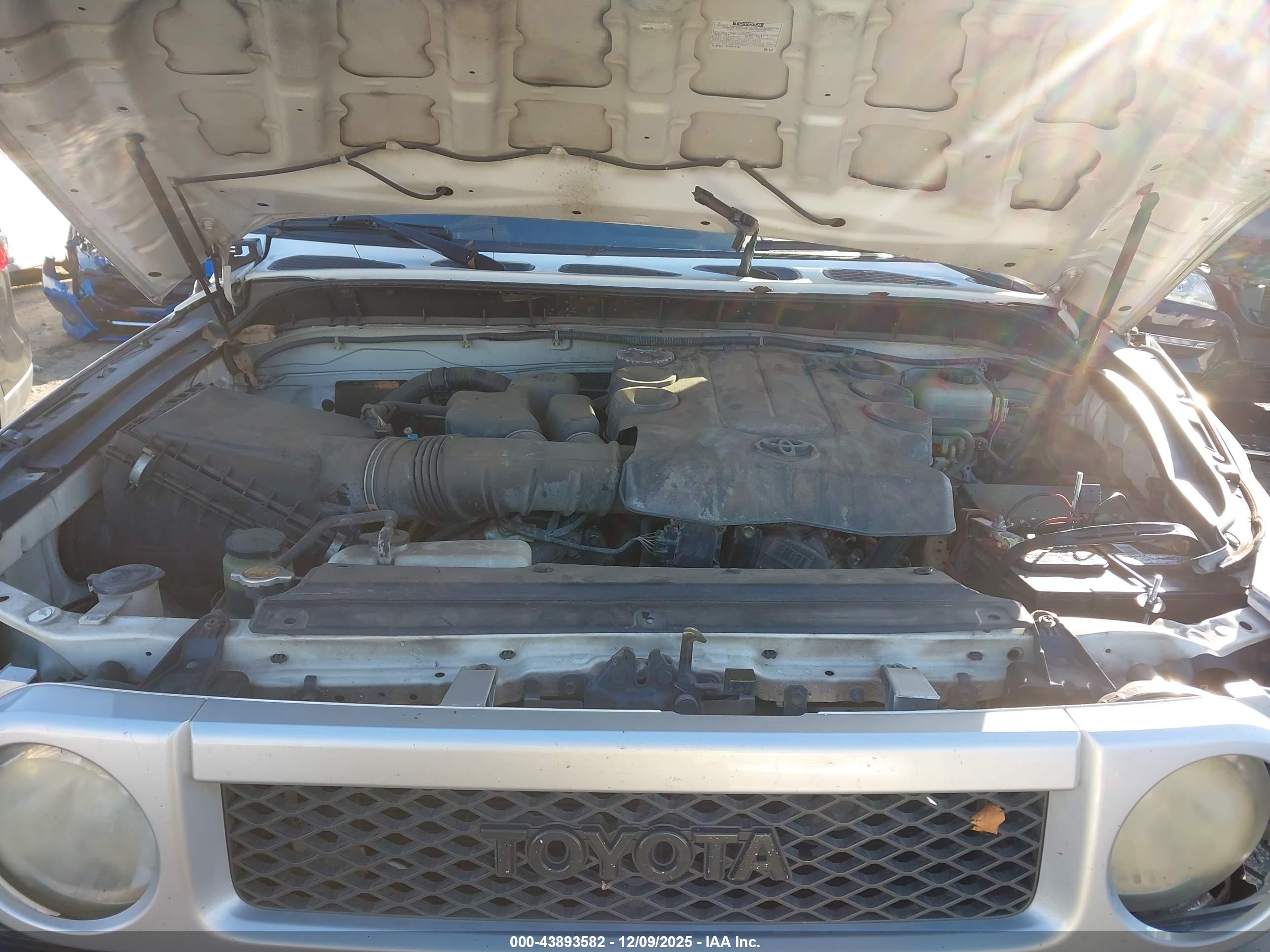 TOYOTA FJ image 10
