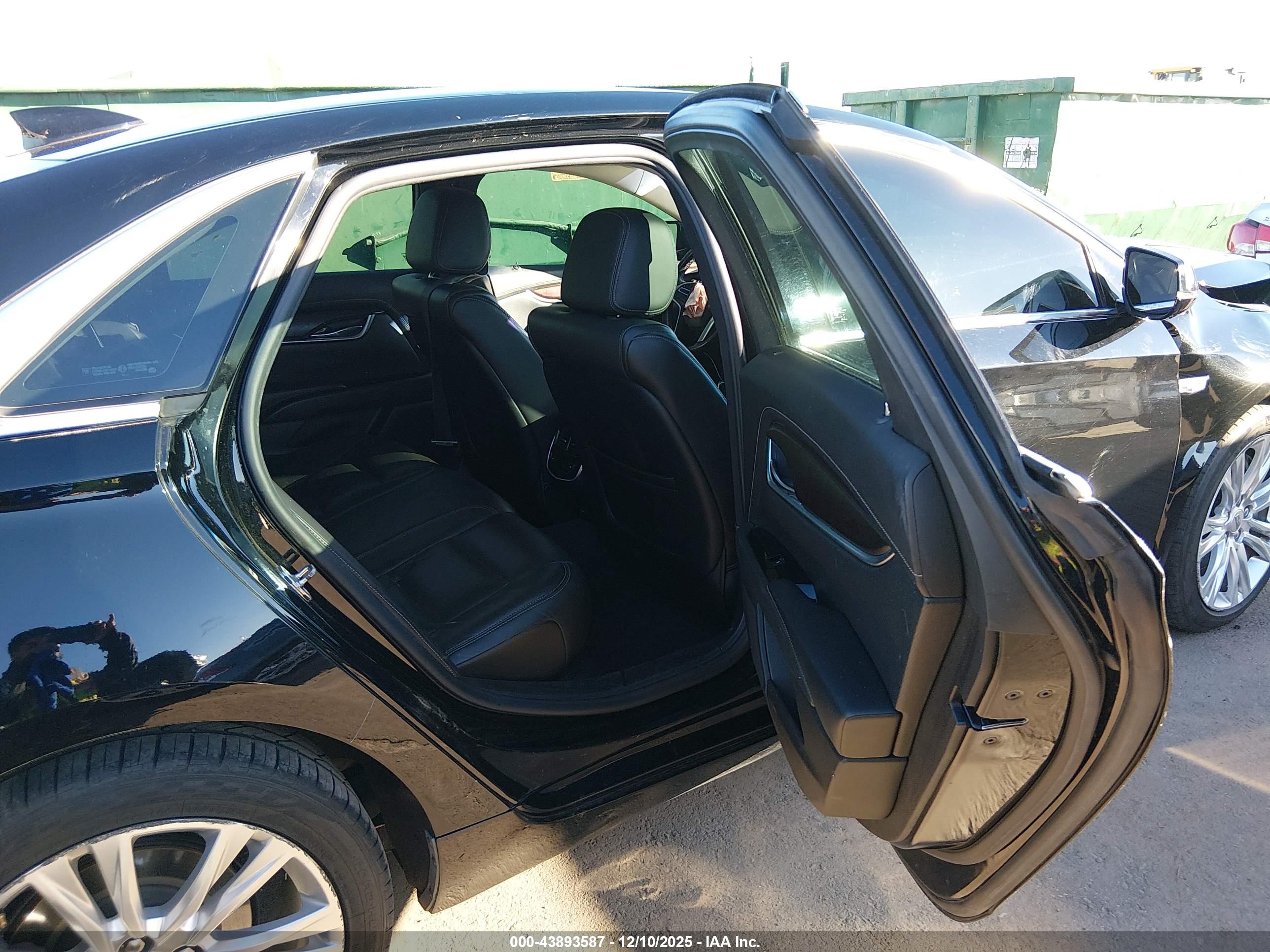 CADILLAC XTS image 8