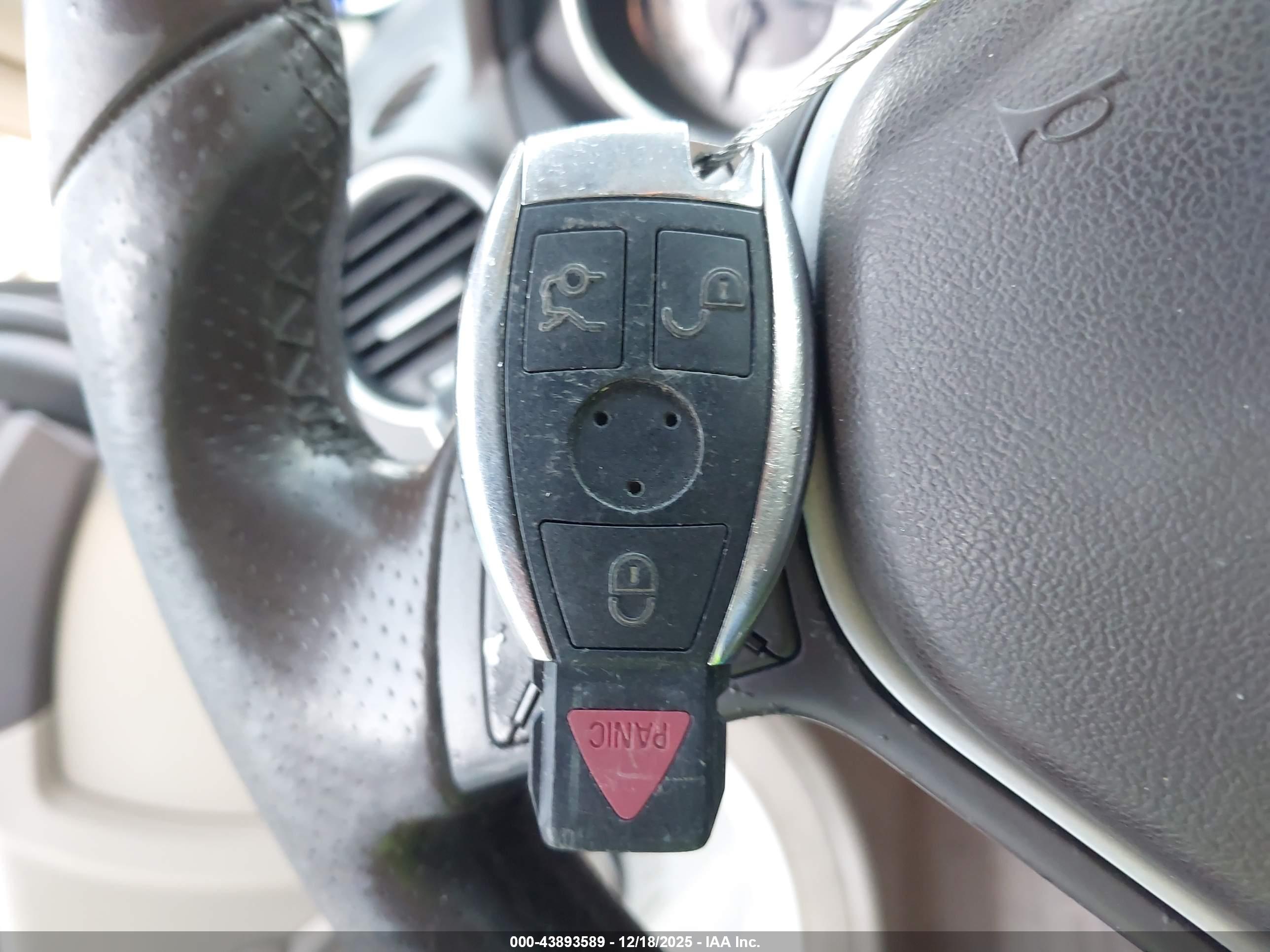 MERCEDES-BENZ C image 11