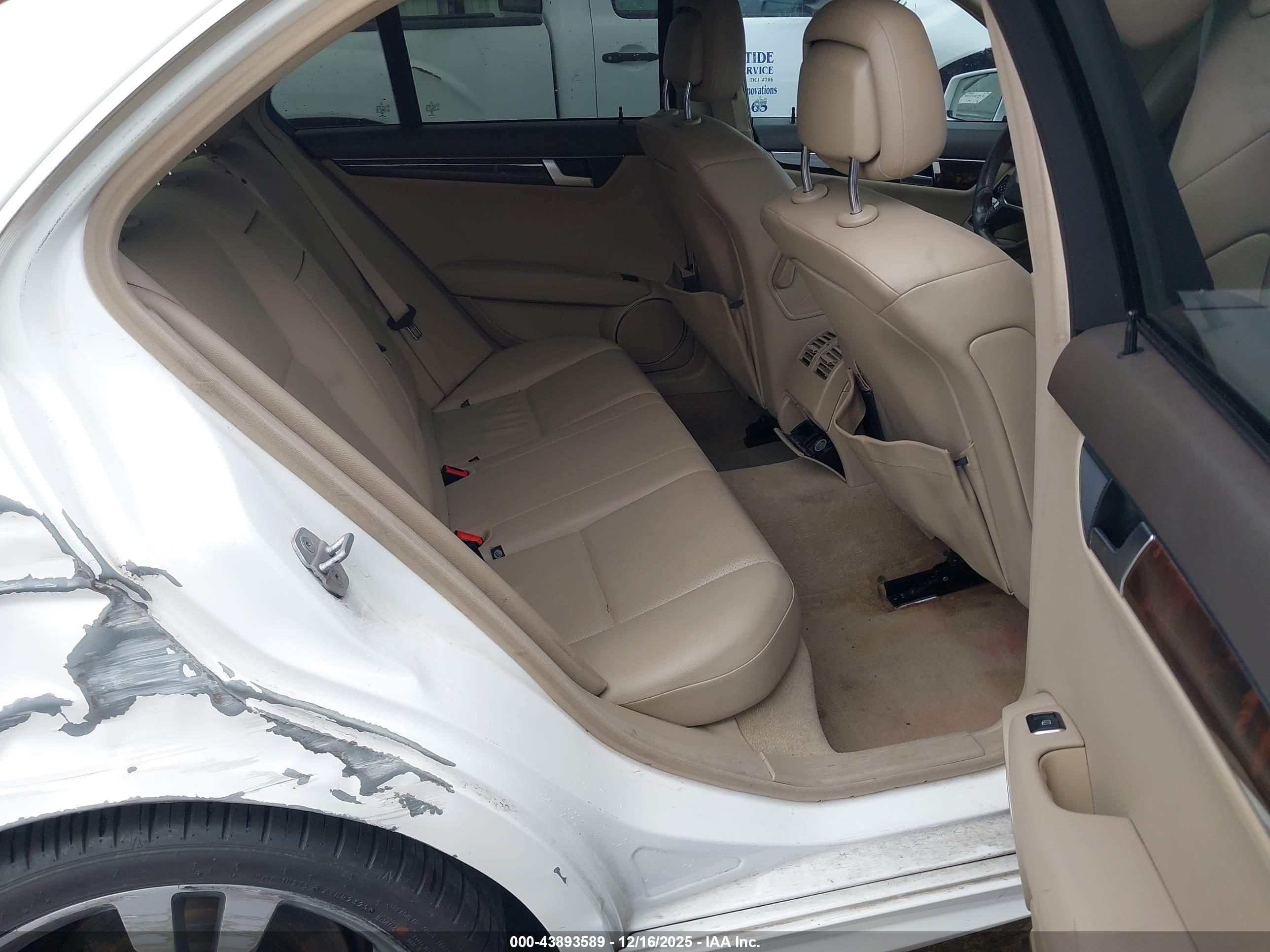 MERCEDES-BENZ C image 8