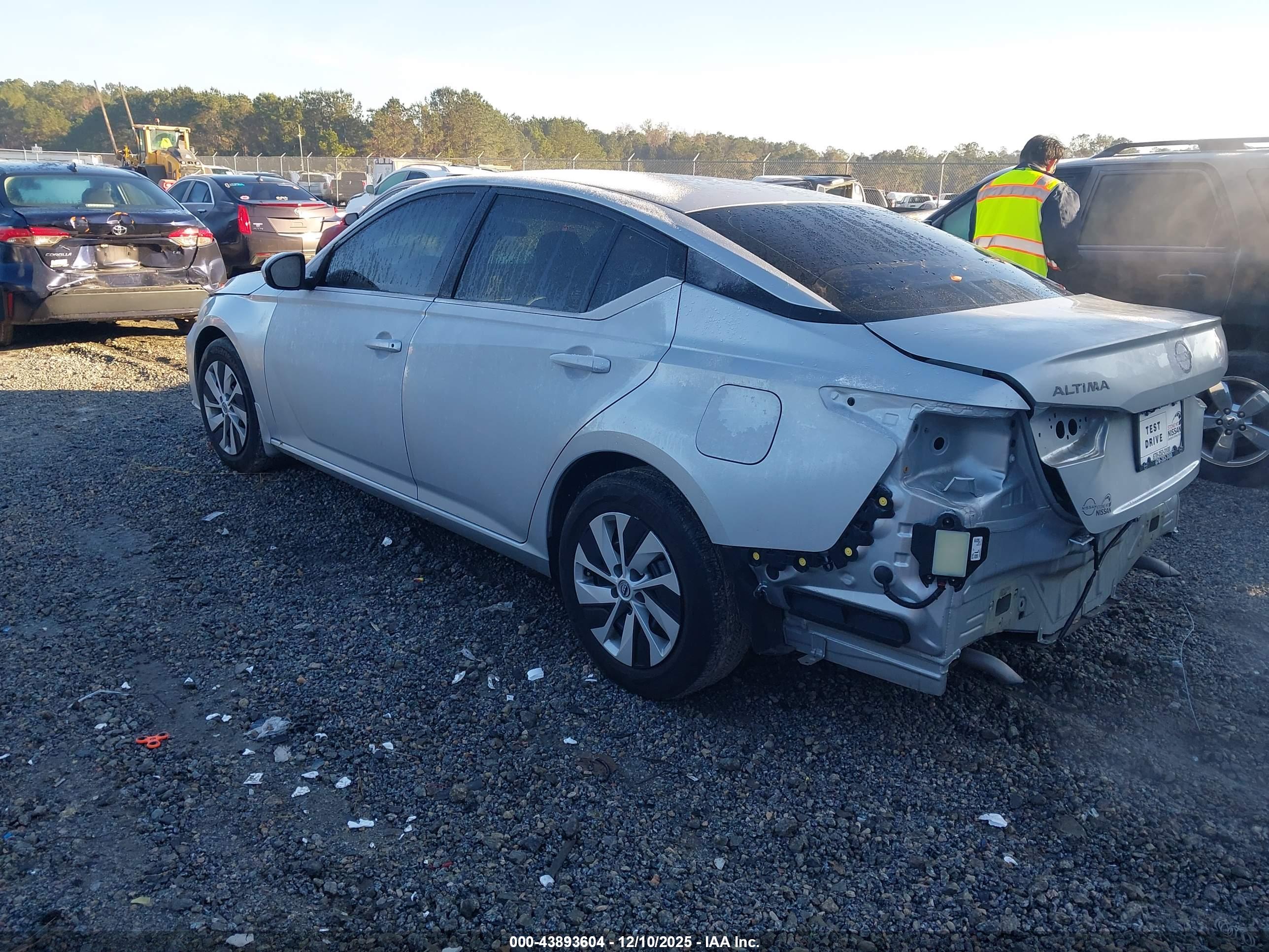 NISSAN ALTIMA image 3