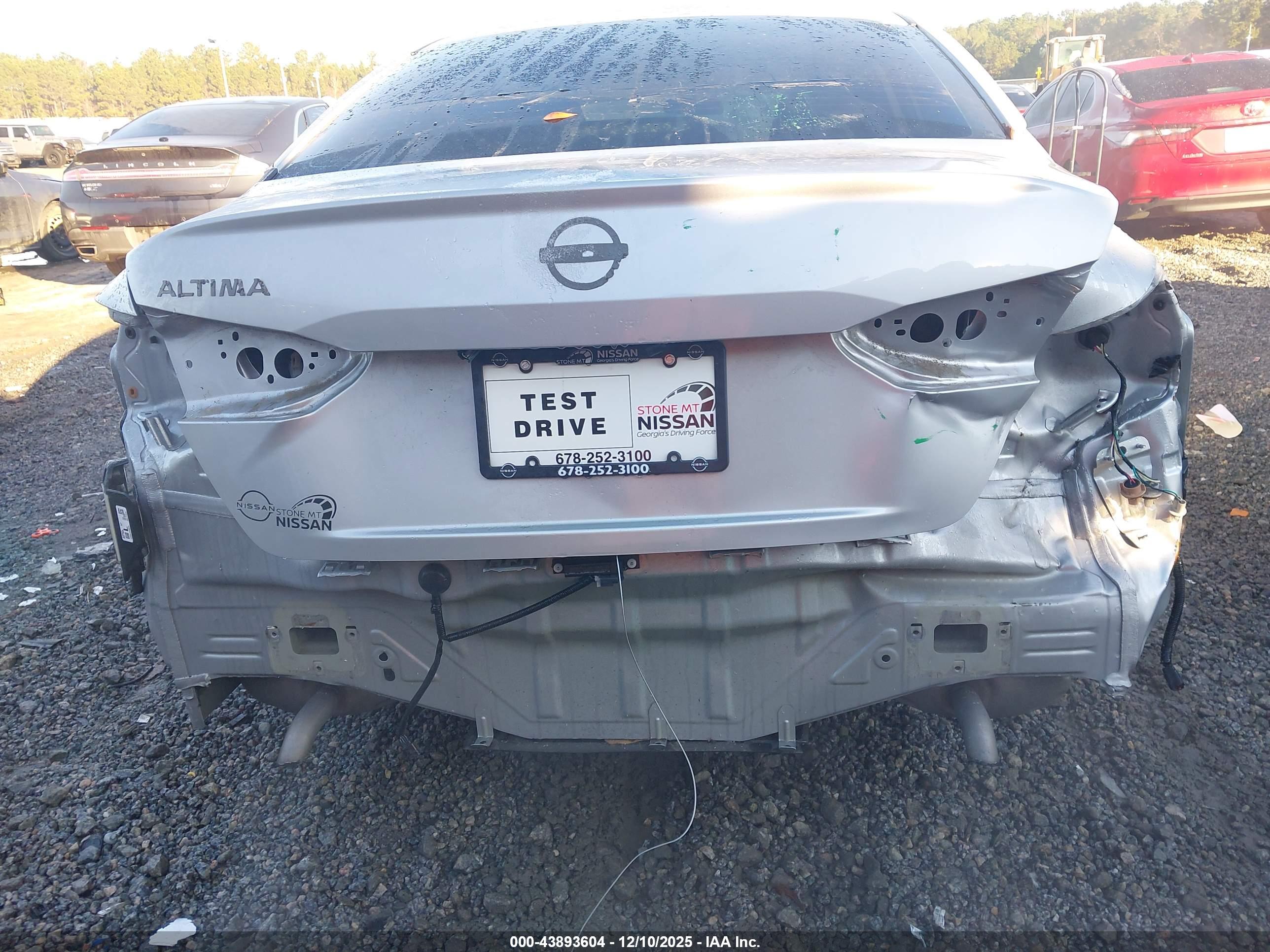 NISSAN ALTIMA image 6