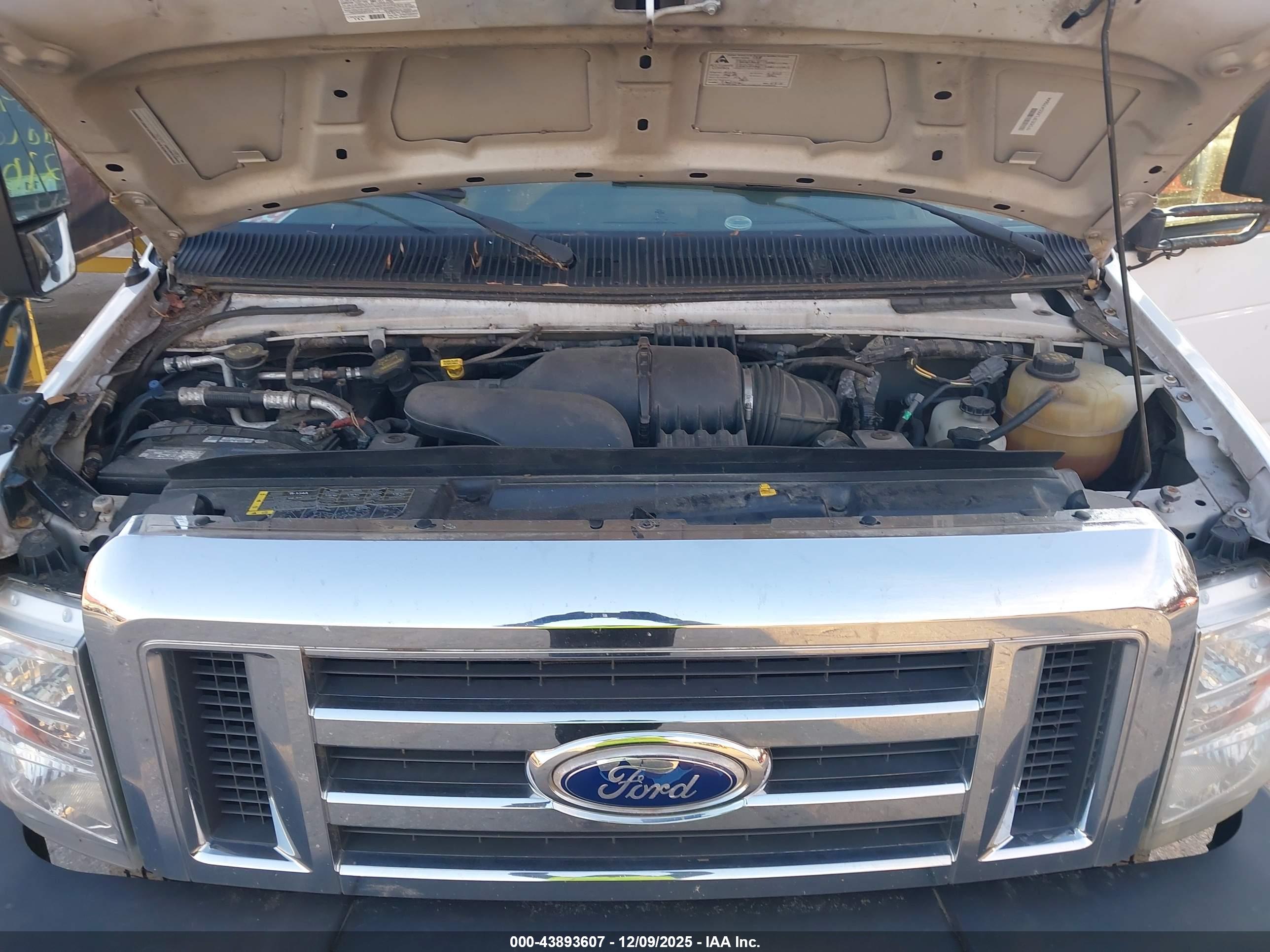 FORD E-350 image 10
