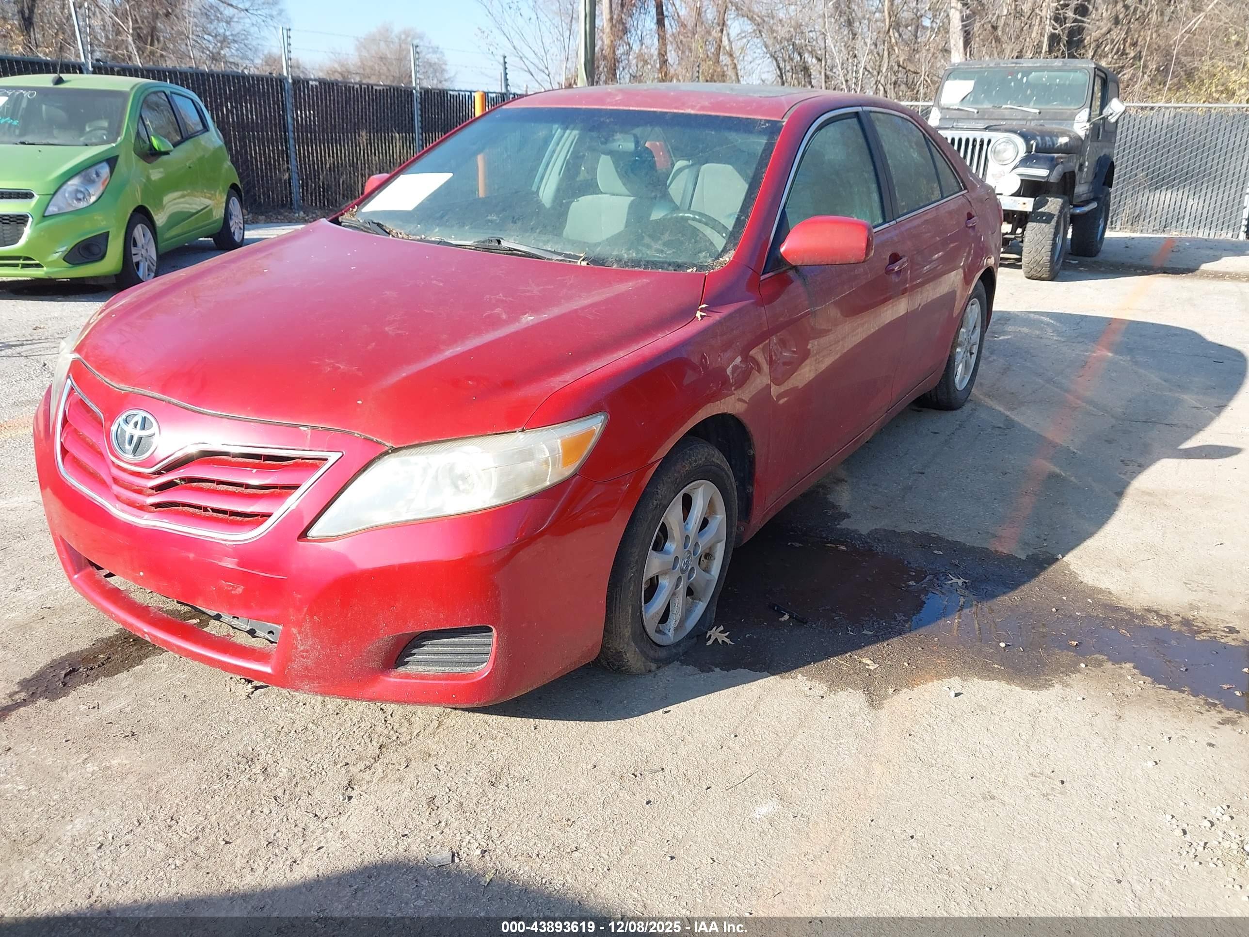 TOYOTA CAMRY image 2