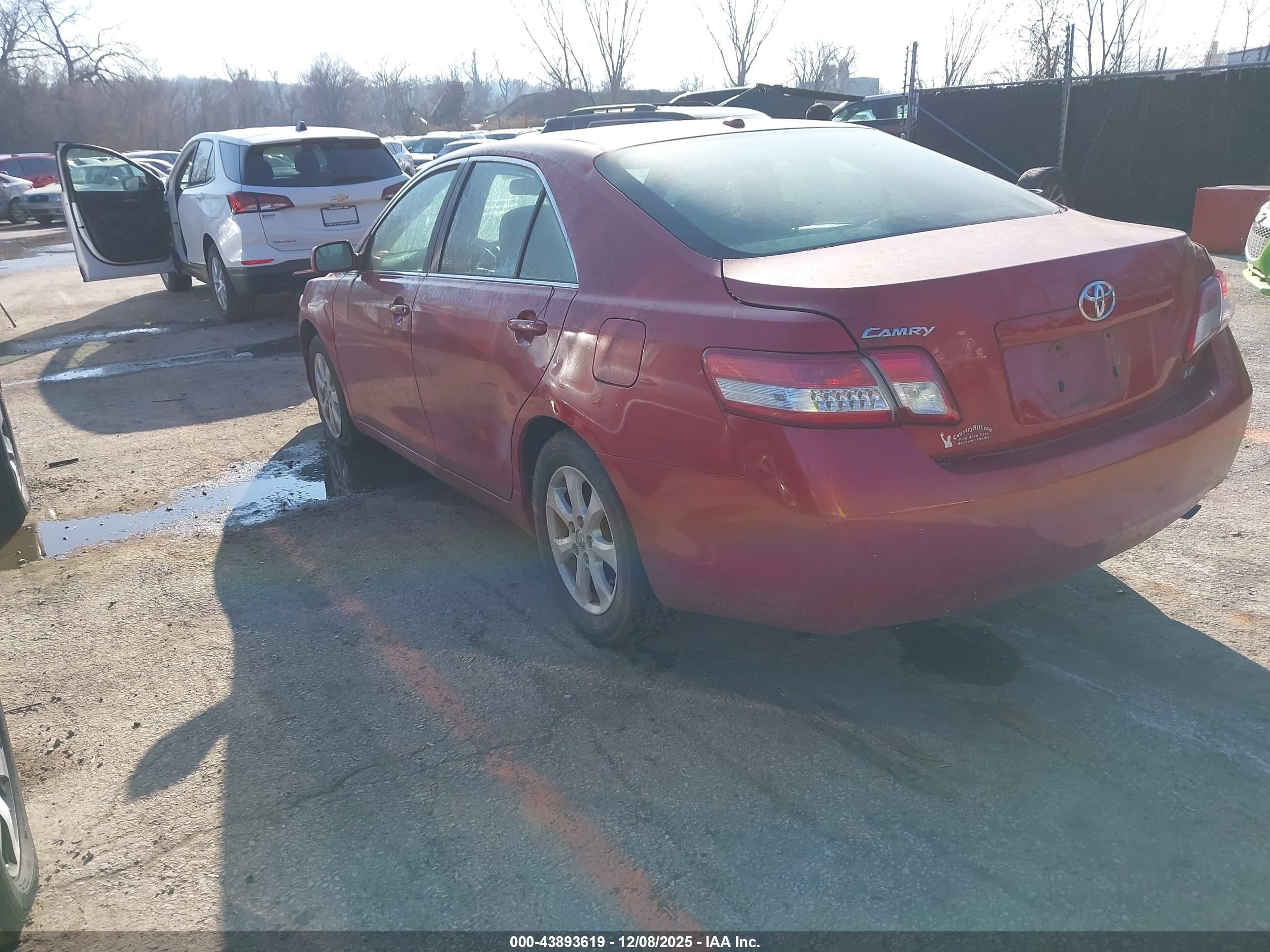 TOYOTA CAMRY image 3