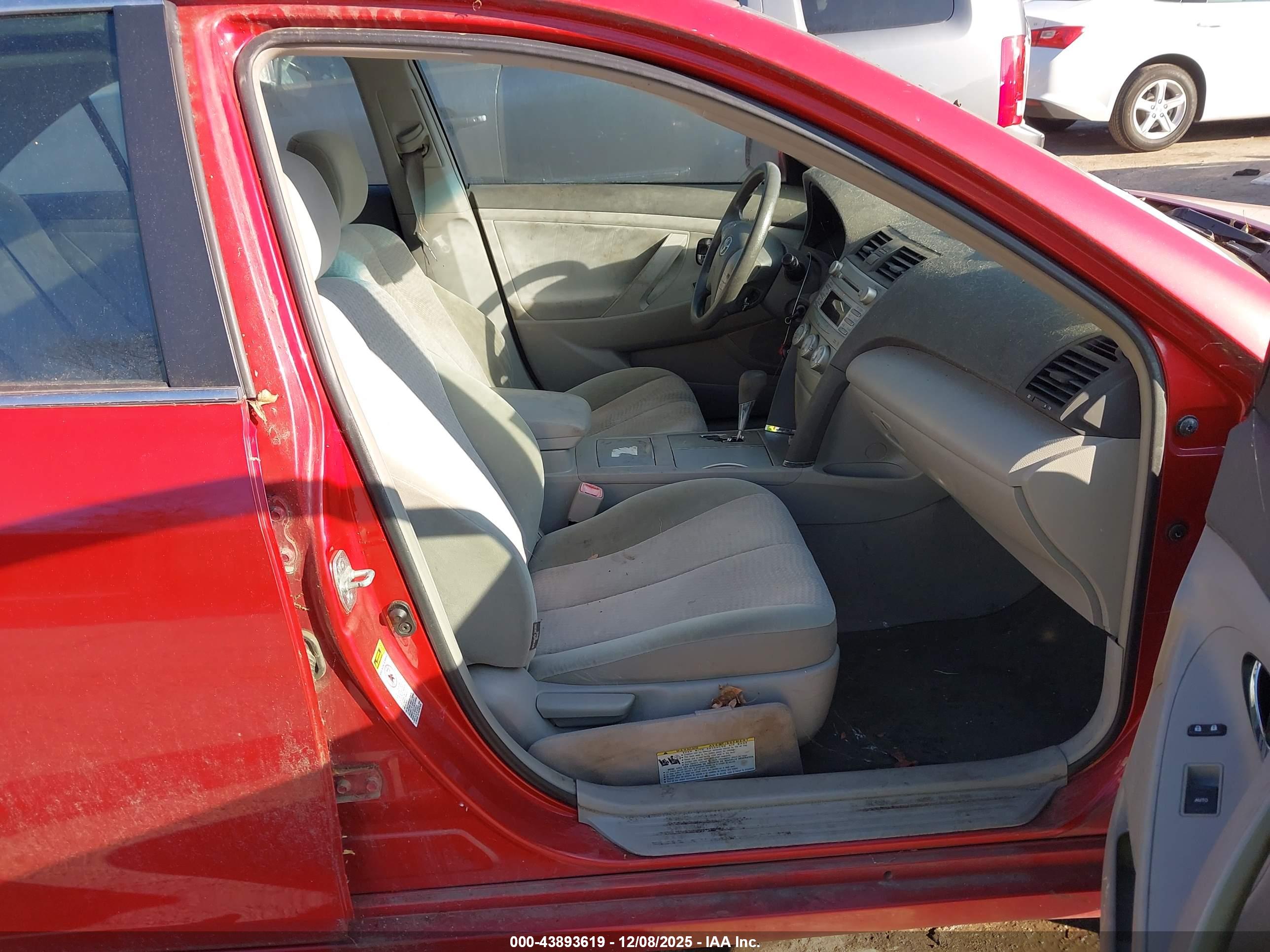 TOYOTA CAMRY image 5