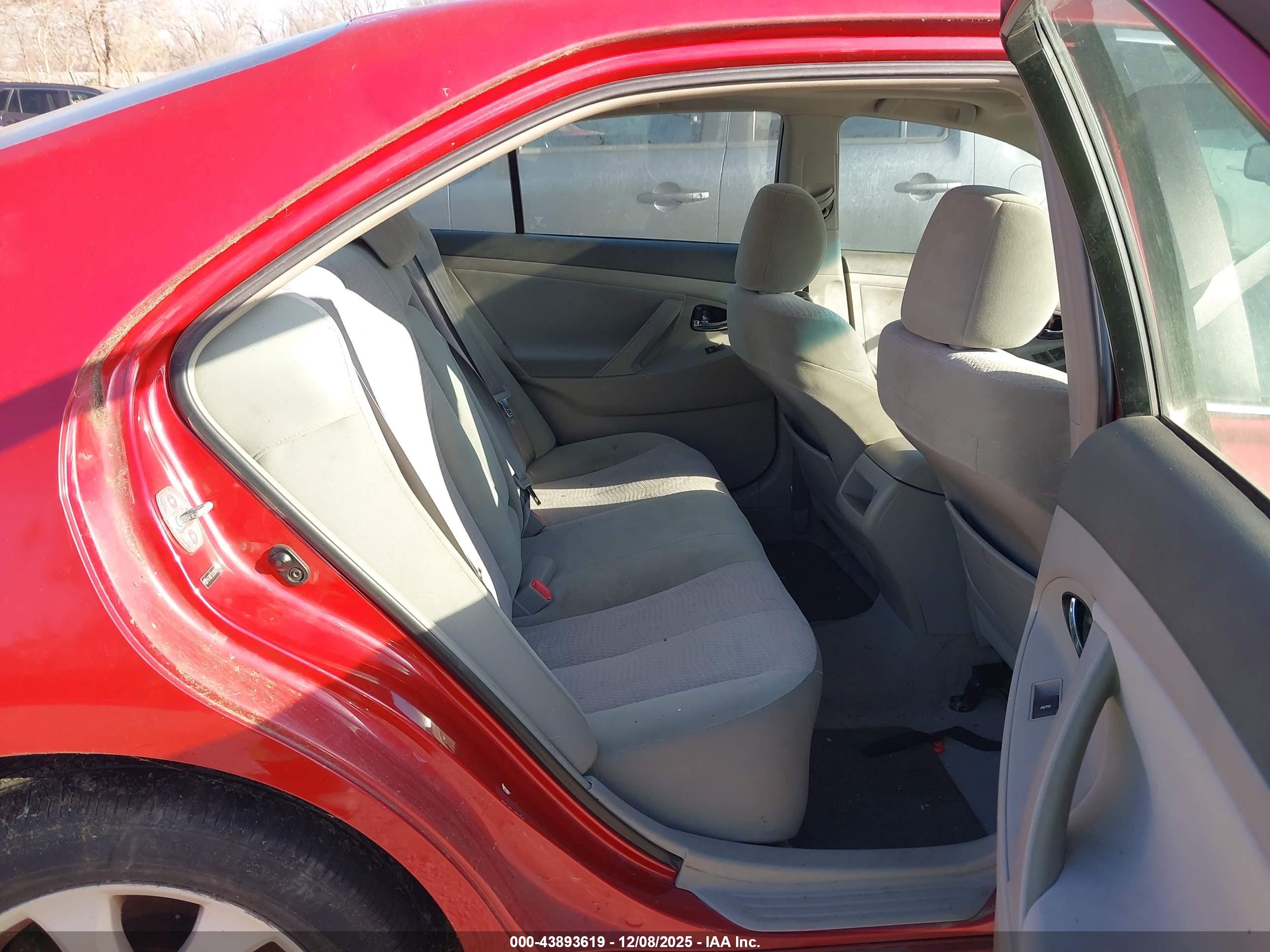 TOYOTA CAMRY image 8
