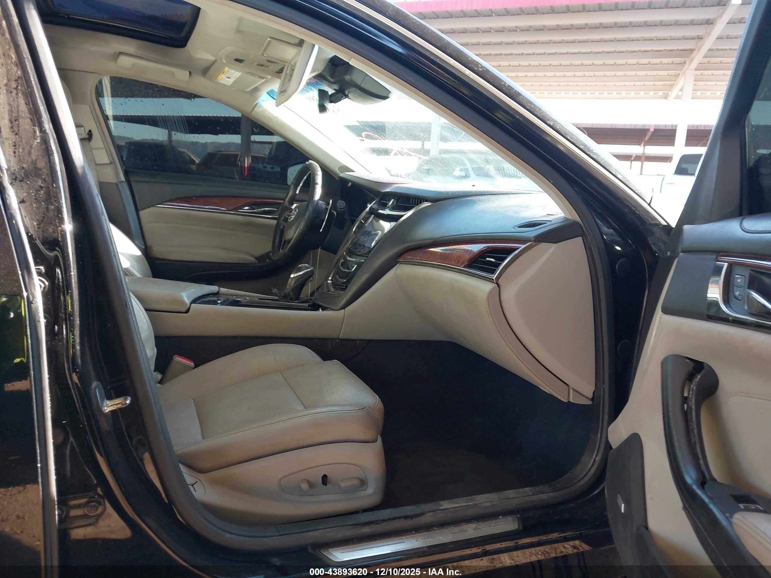 CADILLAC CTS image 5