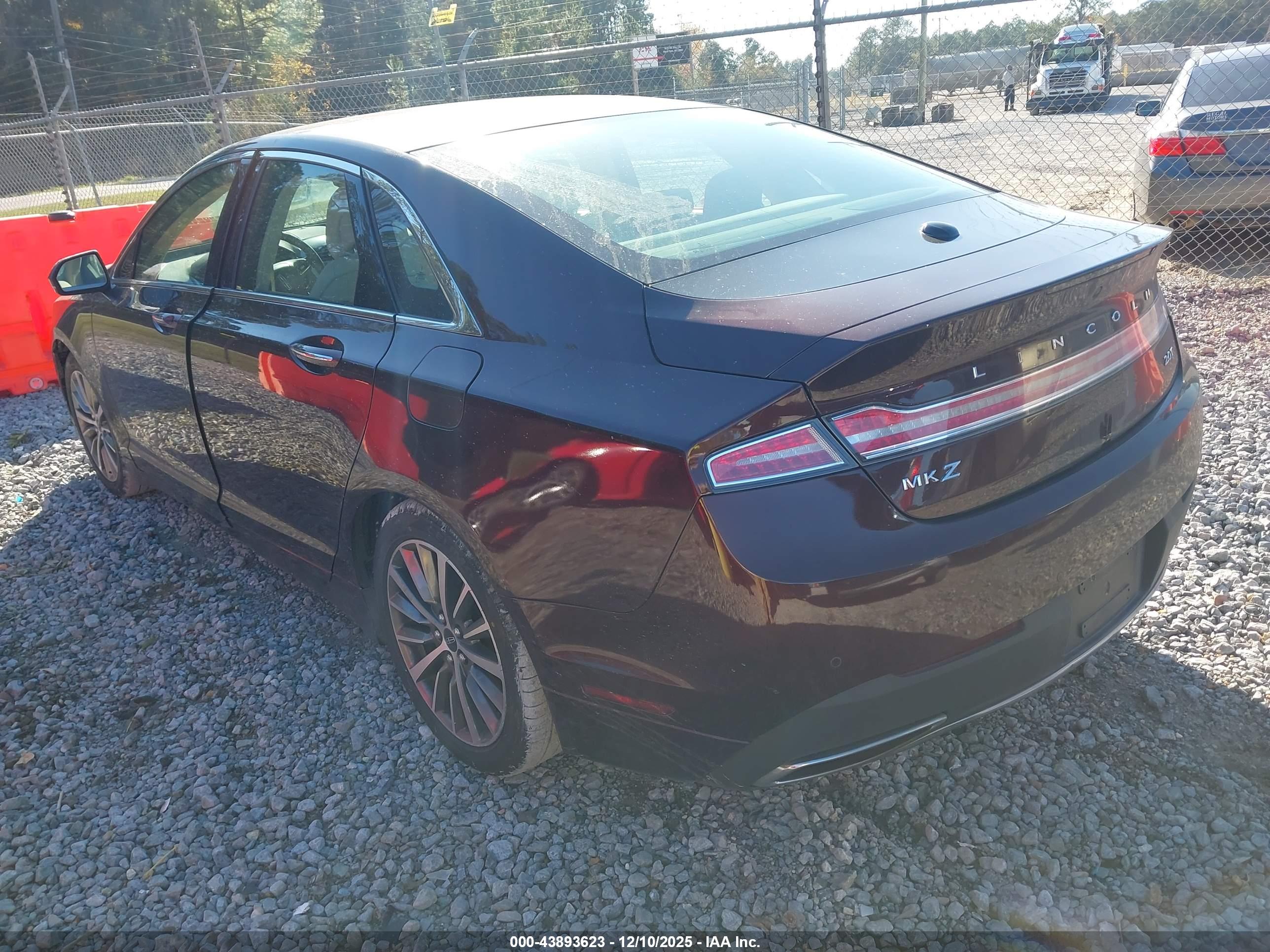 LINCOLN MKZ image 3