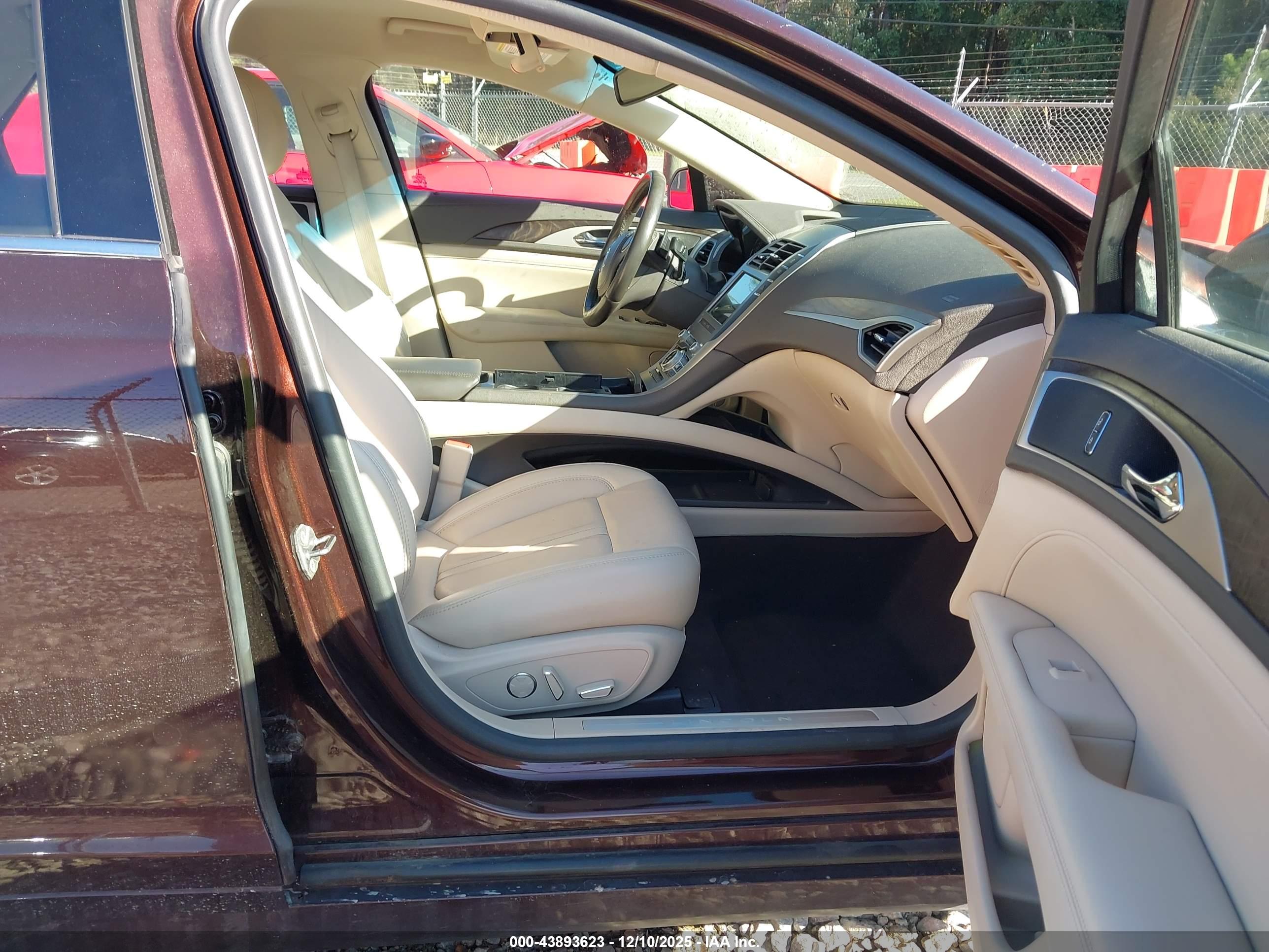 LINCOLN MKZ image 5