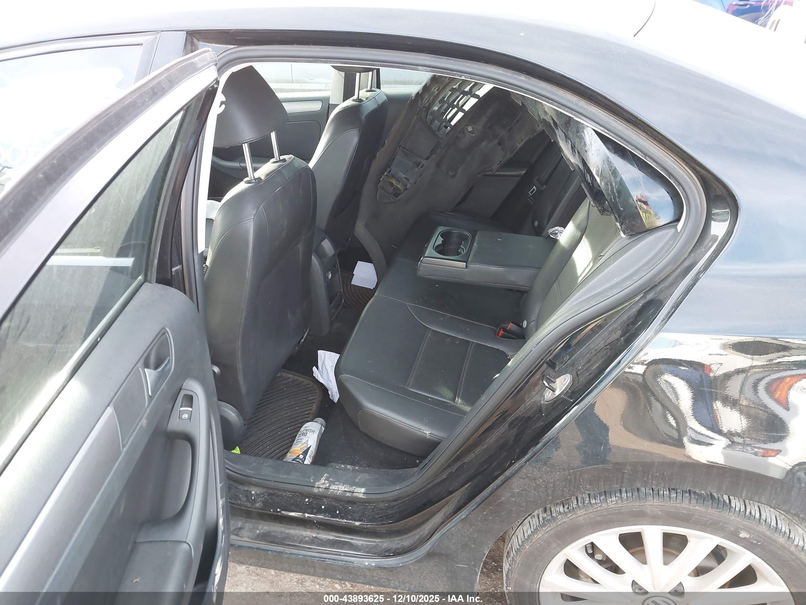 VOLKSWAGEN JETTA image 8