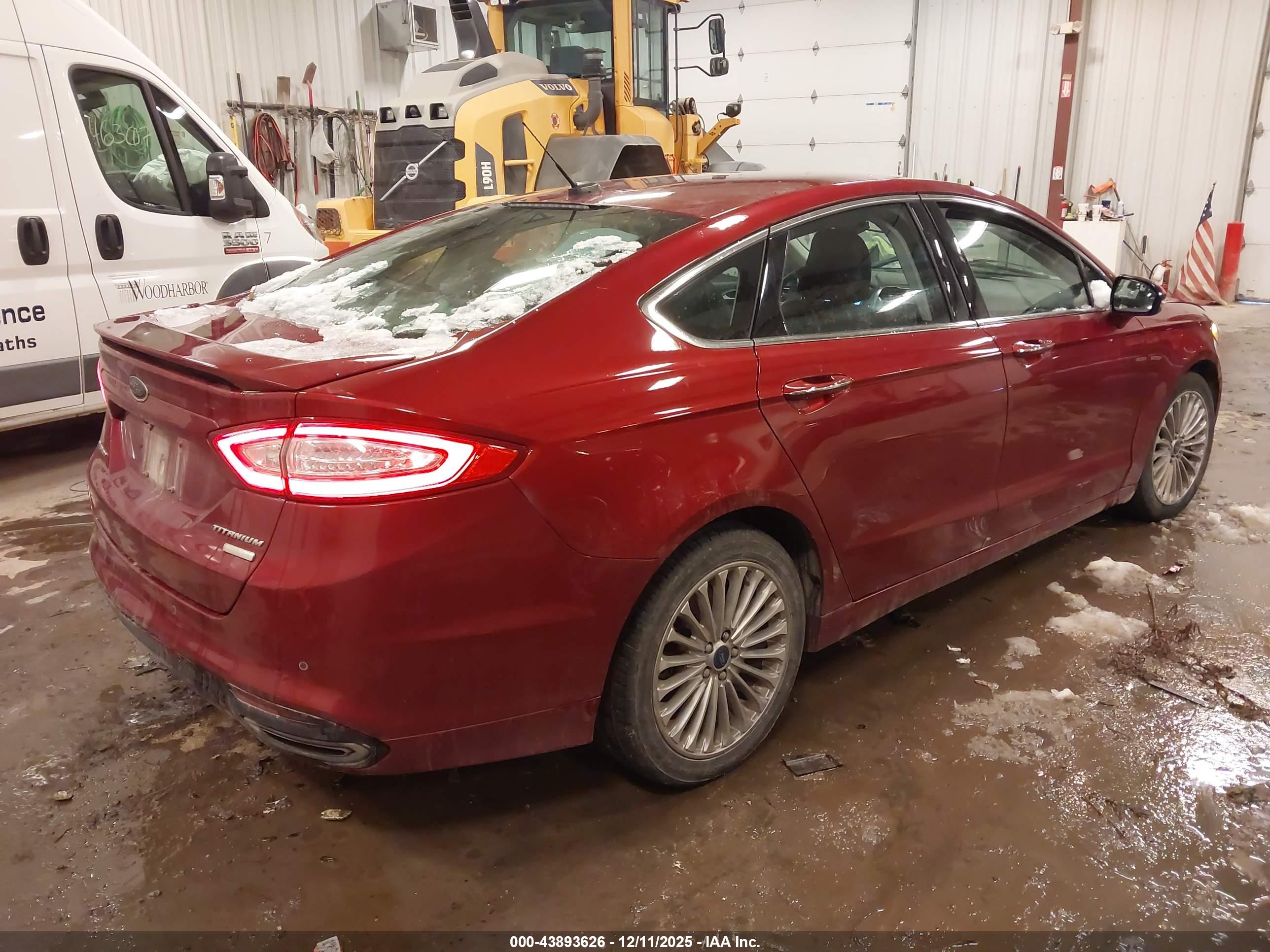 FORD FUSION image 4