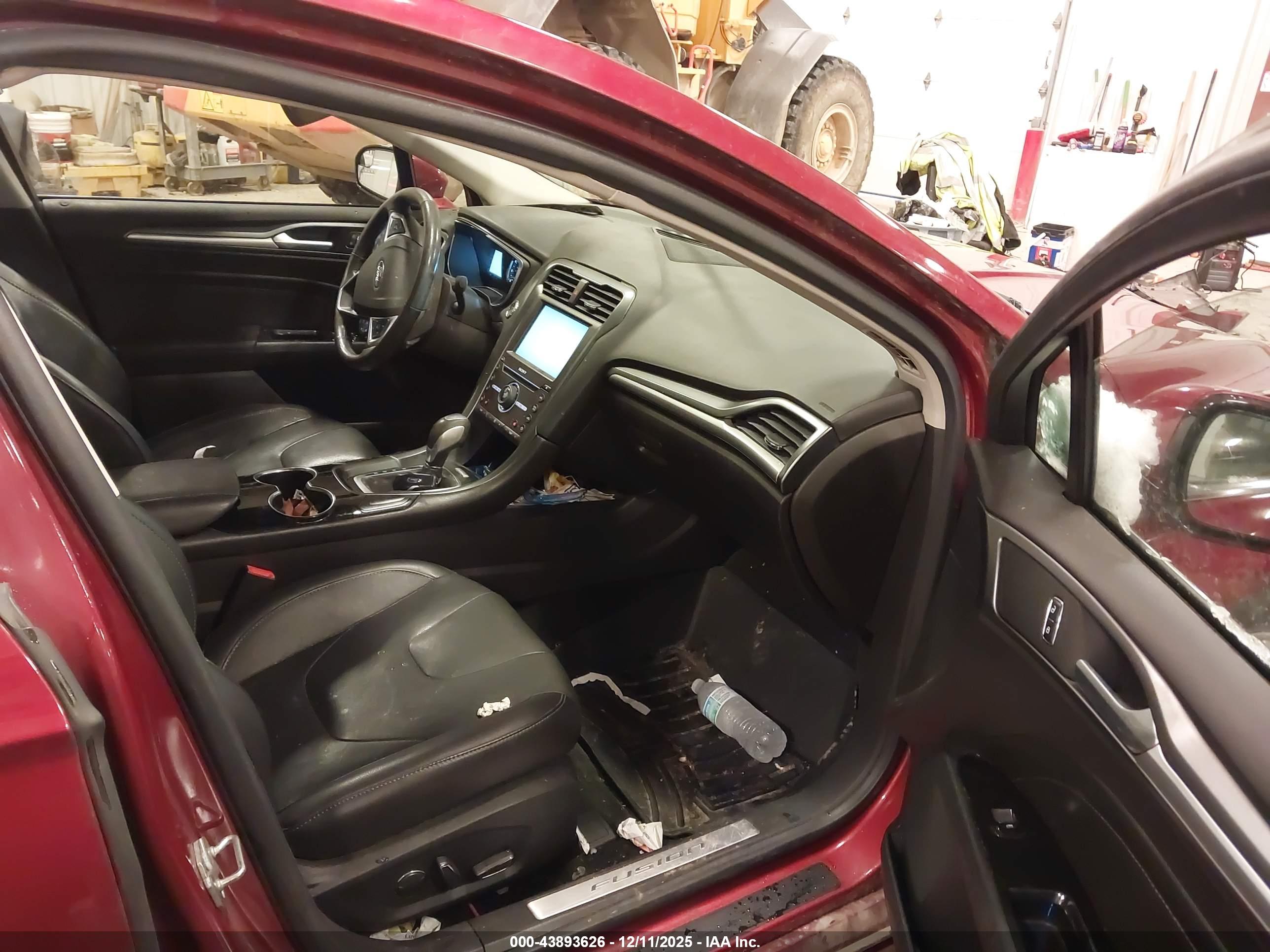 FORD FUSION image 5