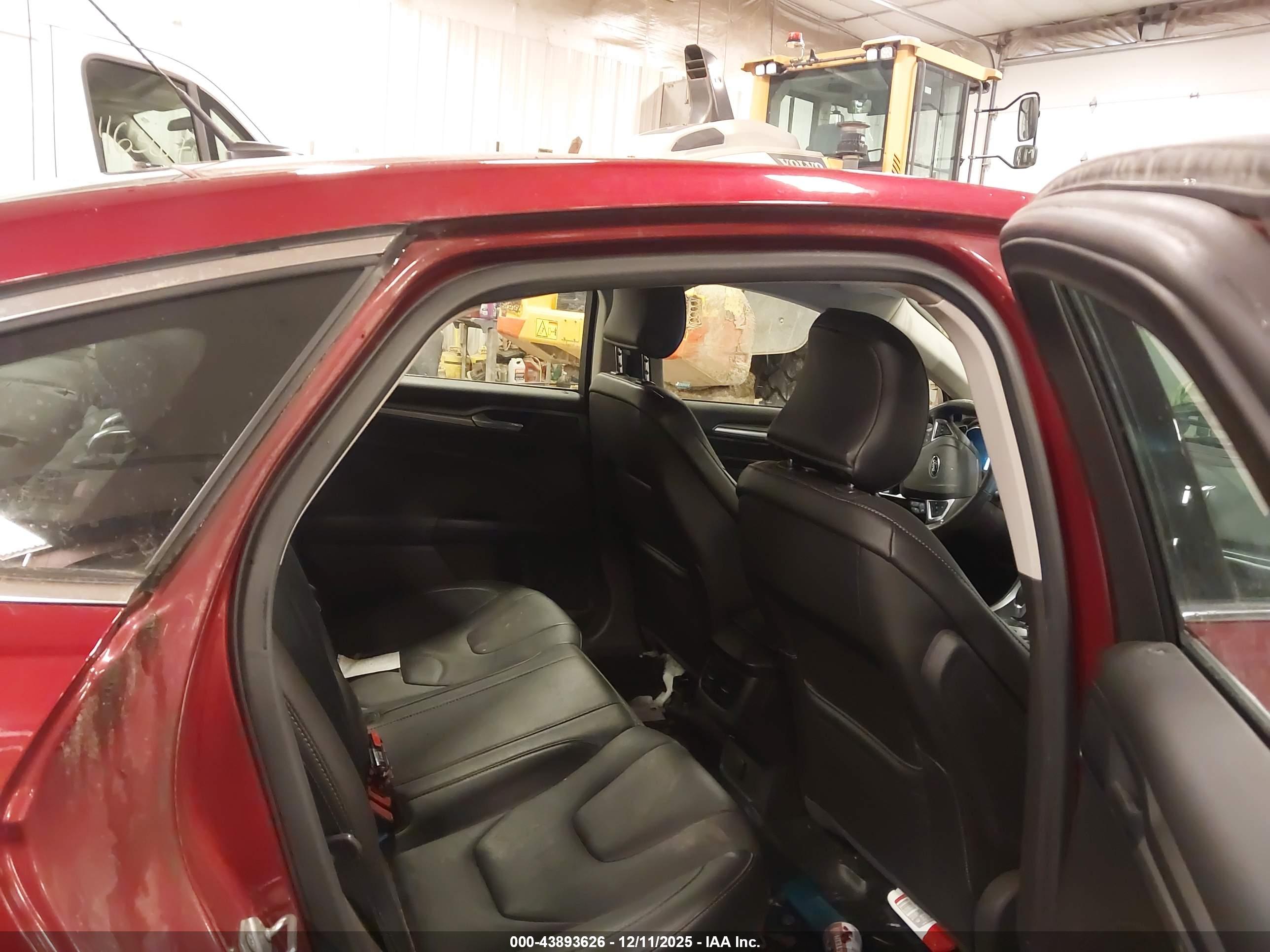 FORD FUSION image 8